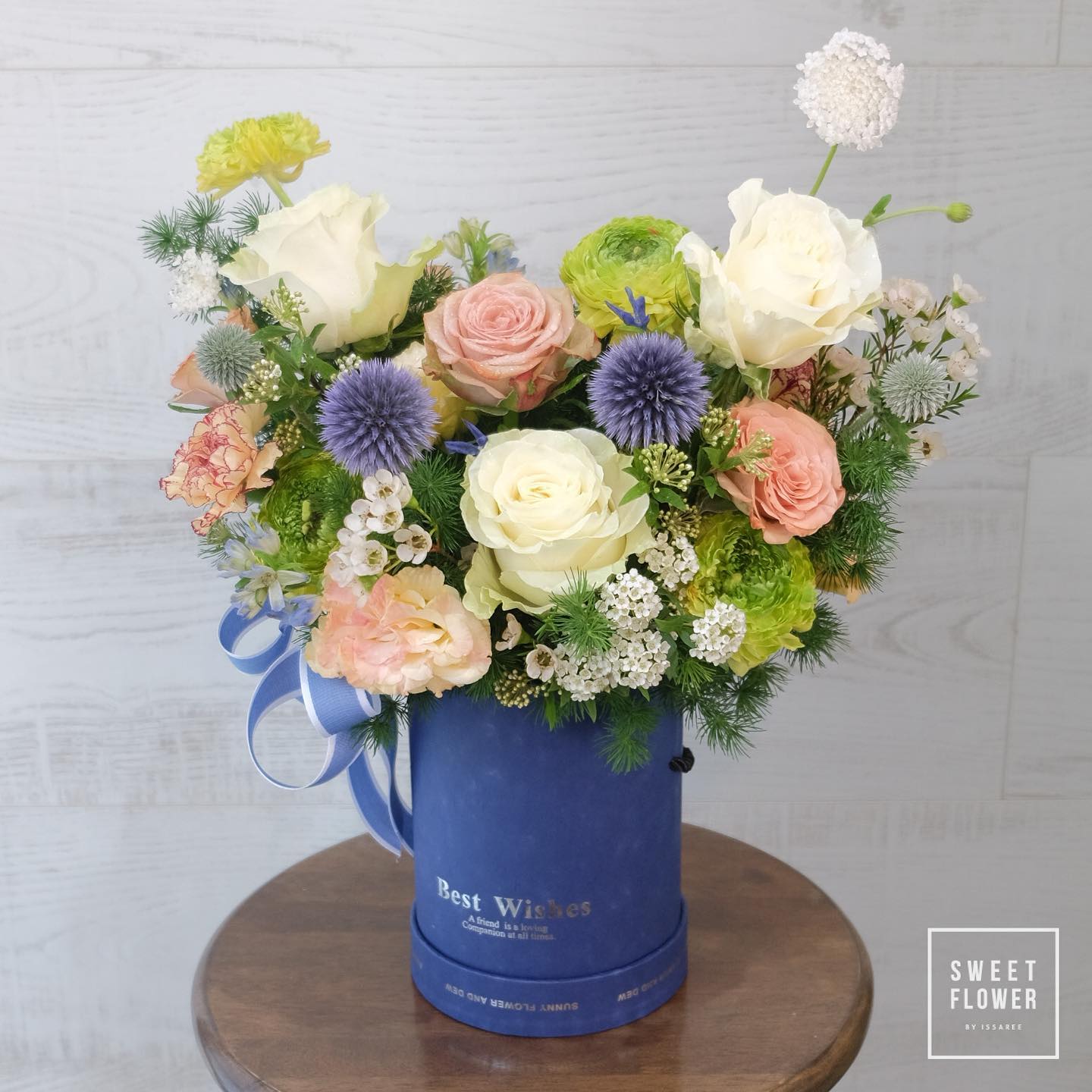 กล่อง หลากสี หวาน ดอกไม้หลัก กุหลาบ คาร์เนชั่น เบญจมาศ/มัม — ผลงานร้านดอกไม้ Sweetflower by Issaree — ภาพที่ 3 จาก 4