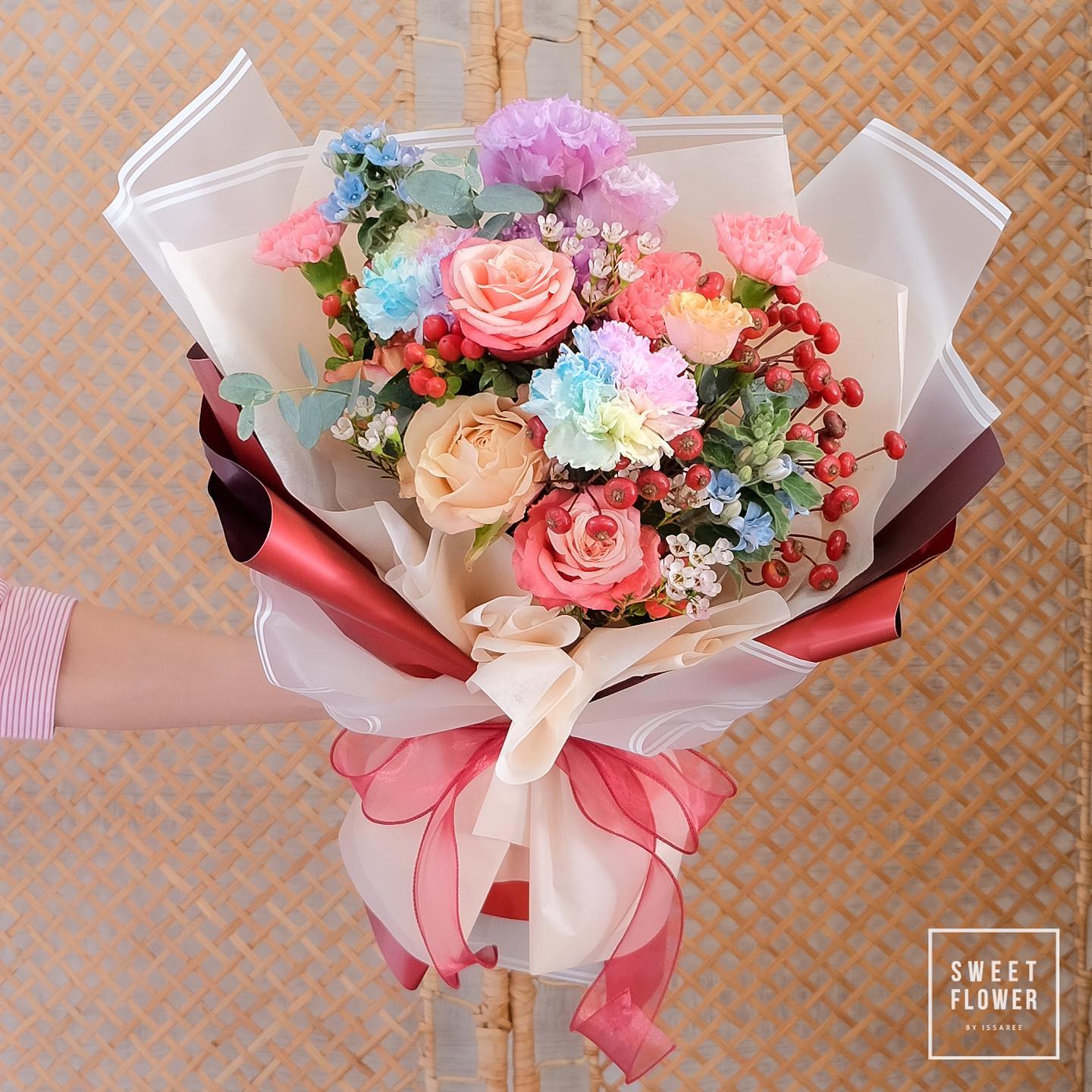 ช่อ หลากสี หวาน ดอกไม้หลัก กุหลาบ ไฮเดรนเยีย คาร์เนชั่น — ผลงานร้านดอกไม้ Sweetflower by Issaree