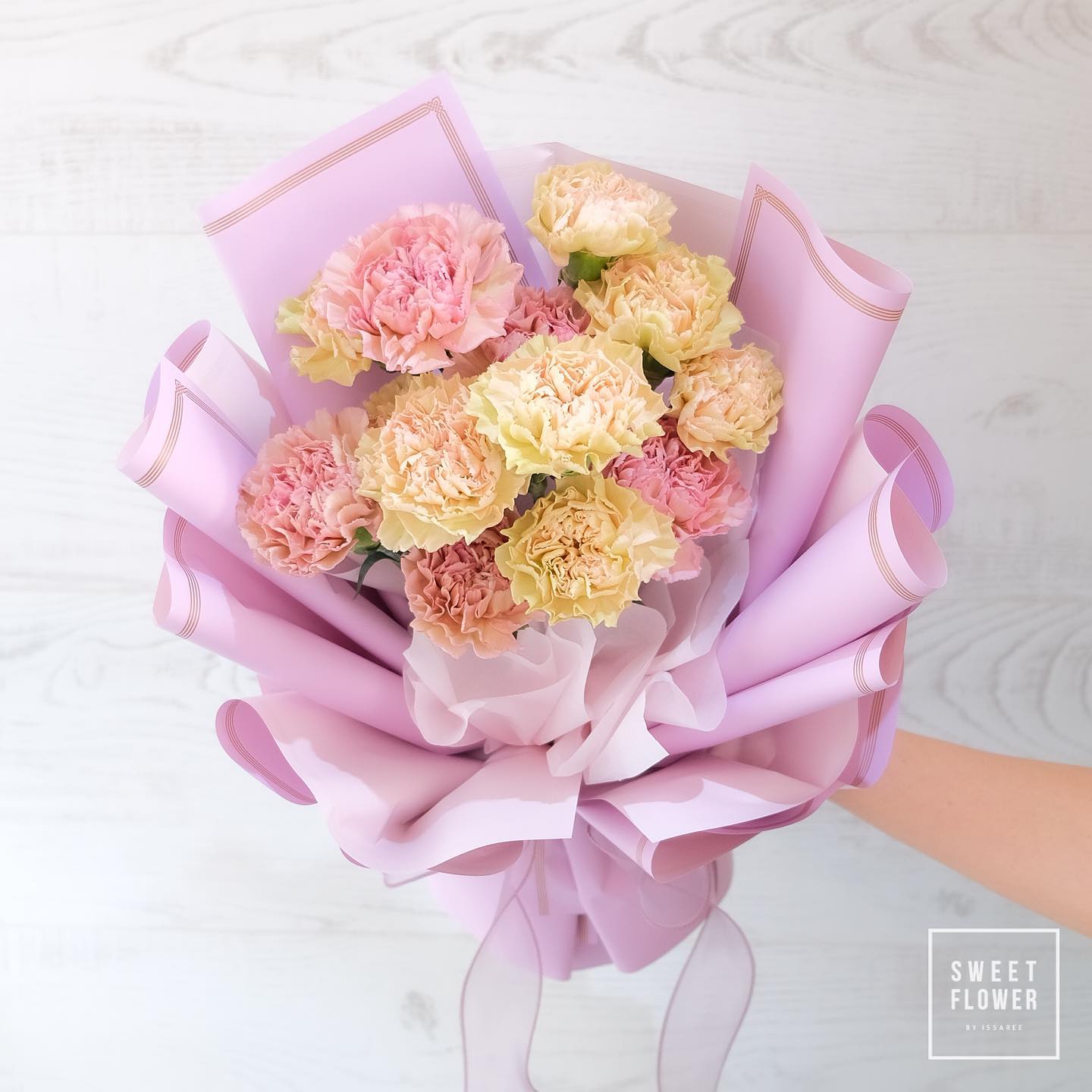 ช่อ พาสเทล หวาน ดอกไม้หลัก พีโอนี่ คาร์เนชั่น — ผลงานร้านดอกไม้ Sweetflower by Issaree