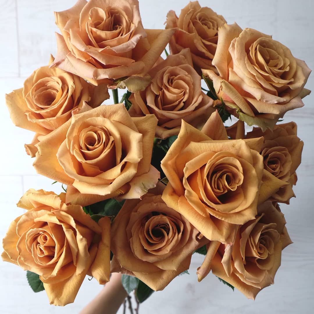 ช่อ เหลือง-ส้ม คลาสสิก ดอกไม้หลัก กุหลาบ — ผลงานร้านดอกไม้ Sweetflower by Issaree