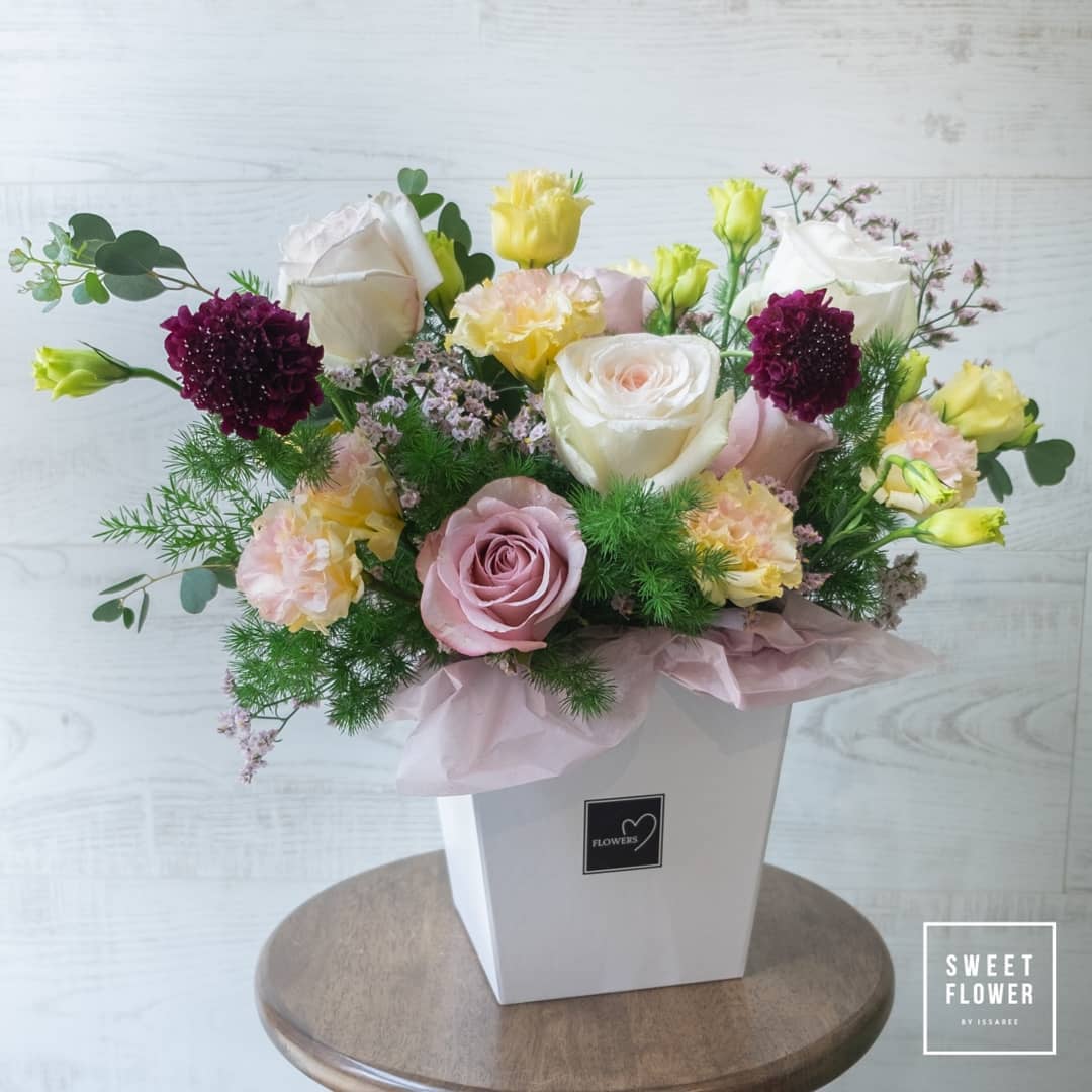 กล่อง หลากสี หวาน ดอกไม้หลัก กุหลาบ คาร์เนชั่น ทิวลิป — ผลงานร้านดอกไม้ Sweetflower by Issaree — ภาพที่ 4 จาก 4