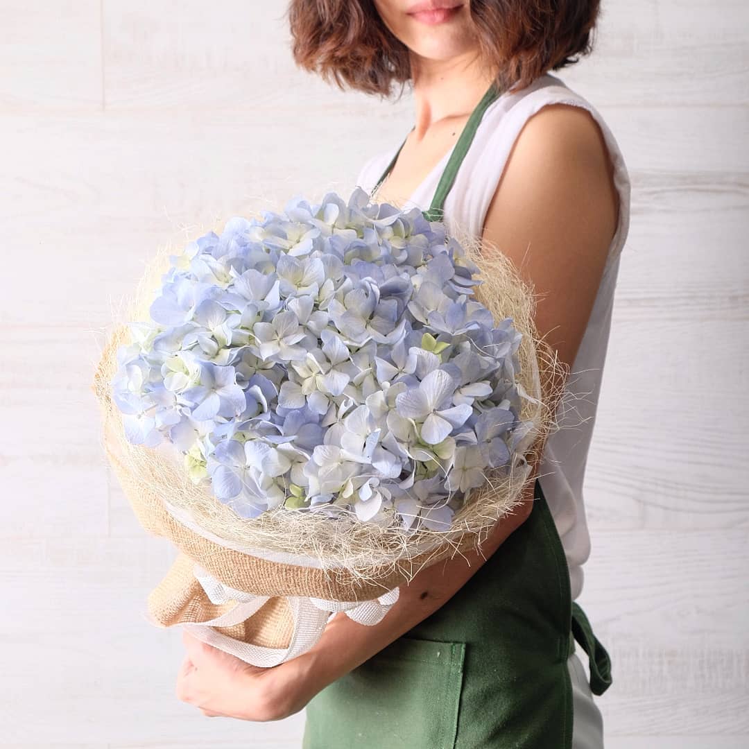 ช่อ ม่วง-ฟ้า หวาน ดอกไม้หลัก ไฮเดรนเยีย — ผลงานร้านดอกไม้ Sweetflower by Issaree