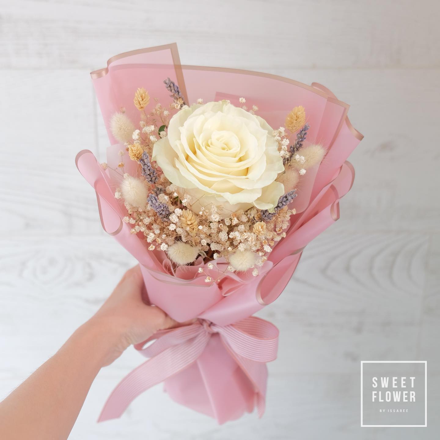 ช่อ พาสเทล หวาน ดอกไม้หลัก กุหลาบ เบบี้บรีธ/ยิปโซ ดอกไม้แห้ง — ผลงานร้านดอกไม้ Sweetflower by Issaree