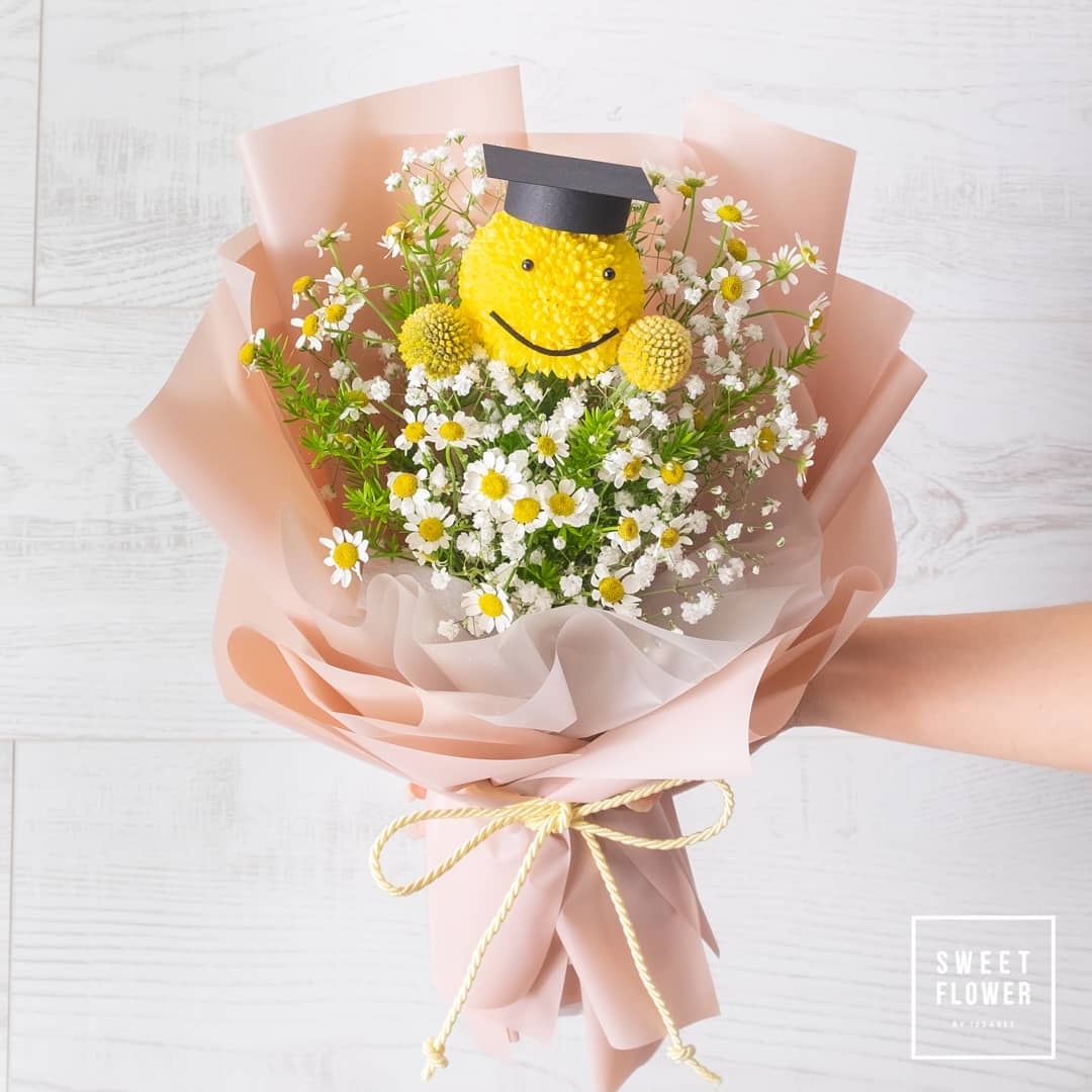 ช่อ พาสเทล สดใส ดอกไม้หลัก เดซี่/มาร์กาเร็ต เบญจมาศ/มัม — ผลงานร้านดอกไม้ Sweetflower by Issaree