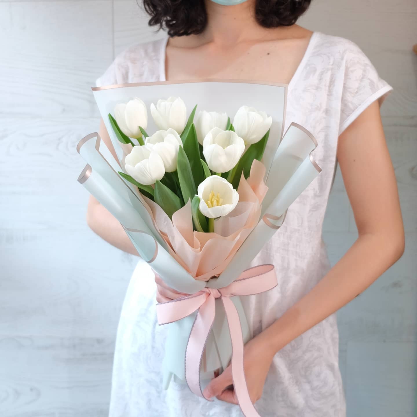 ช่อ ขาว-เขียว หวาน ดอกไม้หลัก ทิวลิป — ผลงานร้านดอกไม้ Sweetflower by Issaree