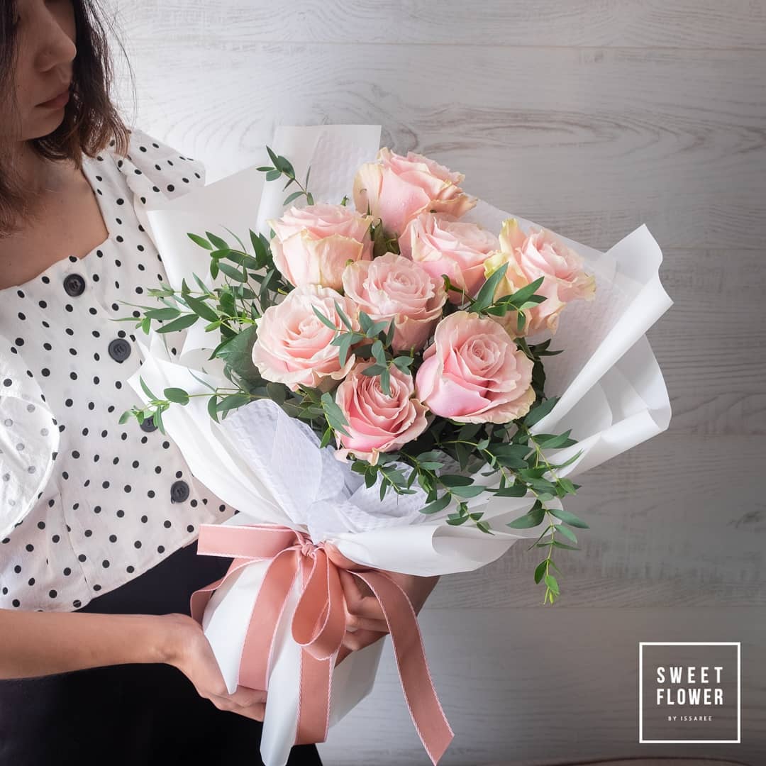 ช่อ พาสเทล หวาน ดอกไม้หลัก กุหลาบ ยูคาลิปตัส/ใบไม้ — ผลงานร้านดอกไม้ Sweetflower by Issaree — ภาพที่ 4 จาก 4