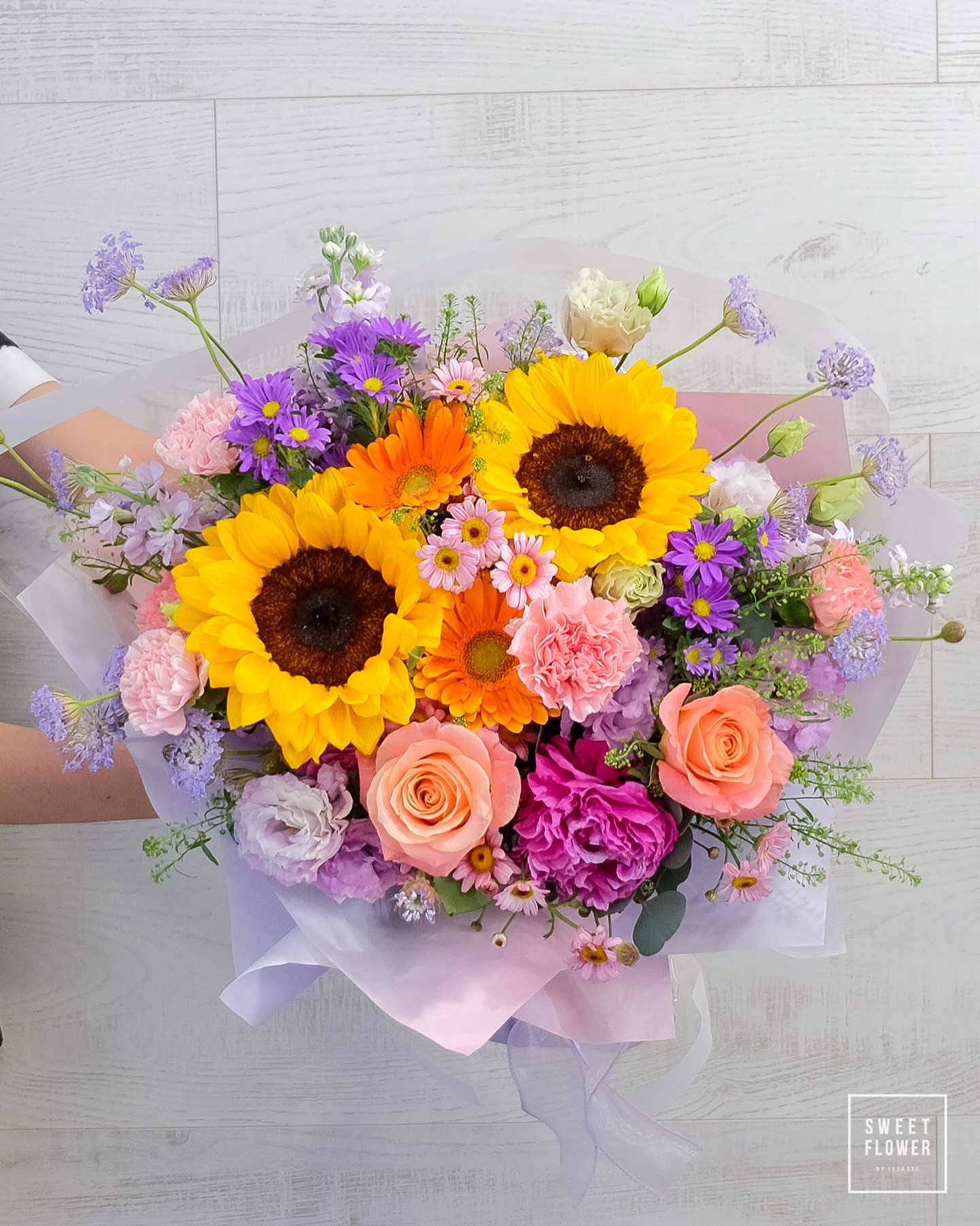 ช่อ หลากสี หวาน ดอกไม้หลัก ทานตะวัน เยอบีร่า กุหลาบ — ผลงานร้านดอกไม้ Sweetflower by Issaree