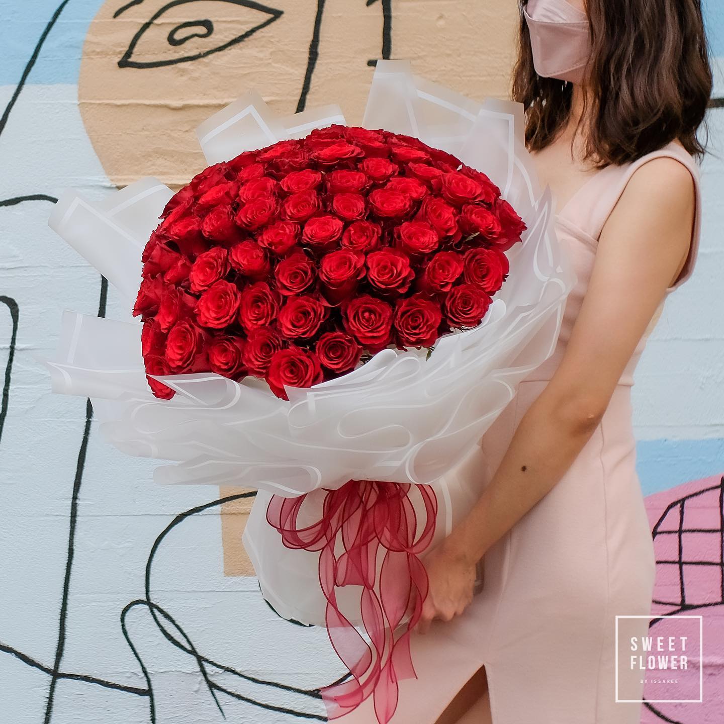 ช่อ แดงโรแมนติก คลาสสิก ดอกไม้หลัก กุหลาบ — ผลงานร้านดอกไม้ Sweetflower by Issaree