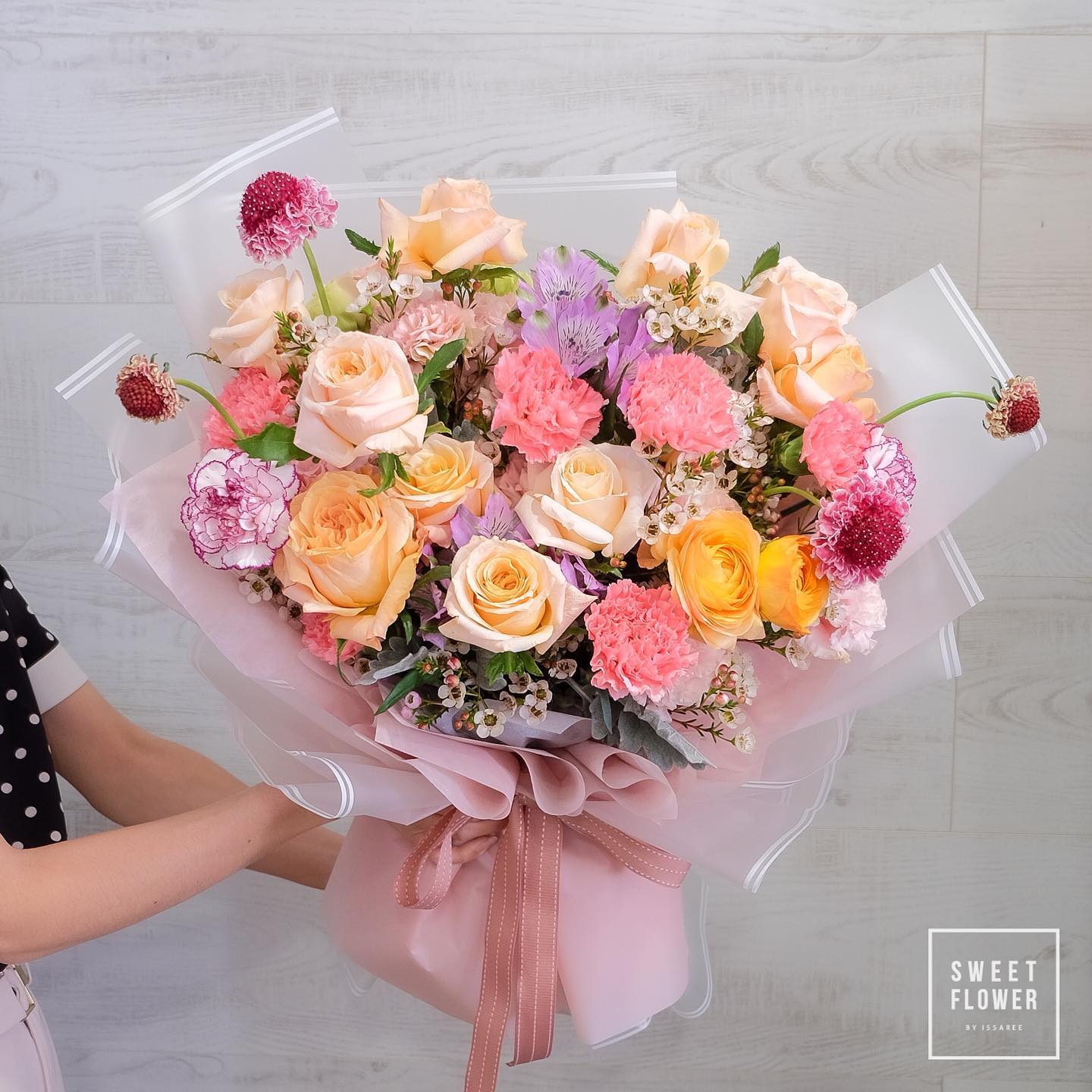 กล่อง พาสเทล หวาน ดอกไม้หลัก กุหลาบ คาร์เนชั่น เบญจมาศ/มัม — ผลงานร้านดอกไม้ Sweetflower by Issaree