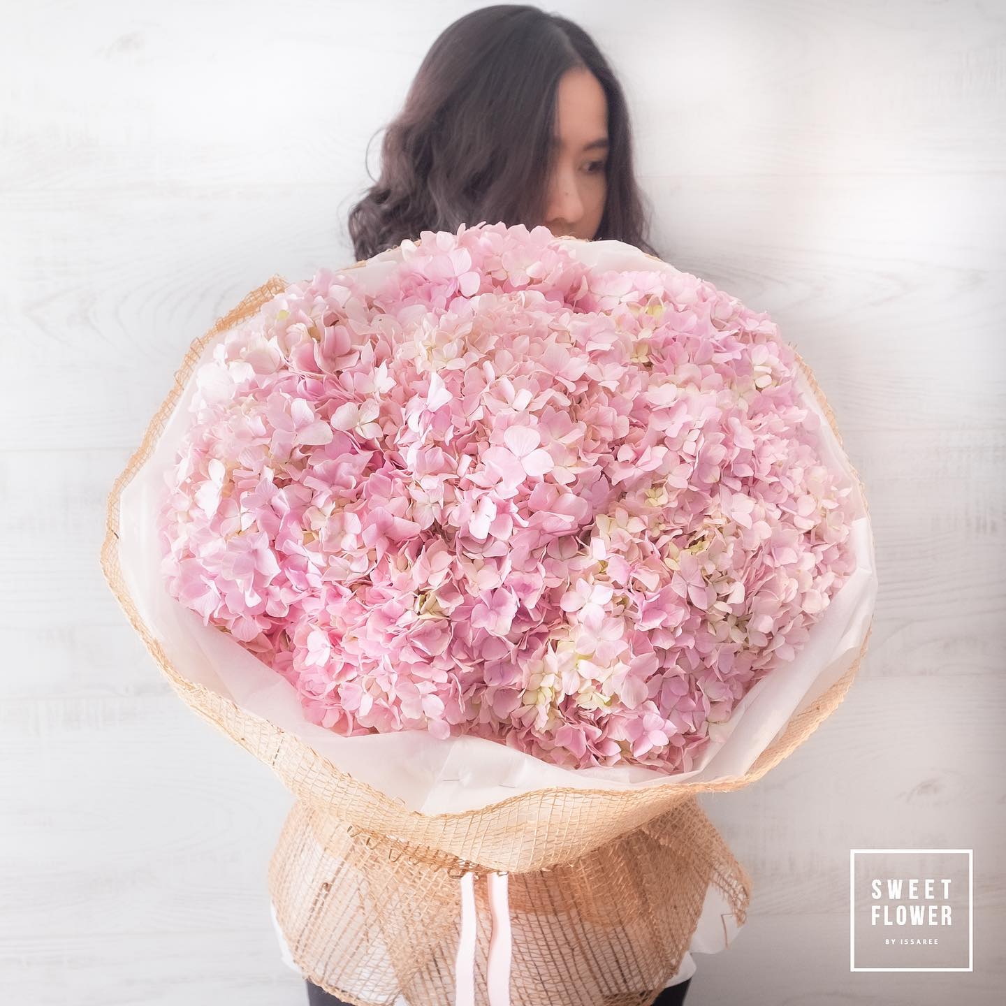 ช่อ พาสเทล หวาน ดอกไม้หลัก ไฮเดรนเยีย — ผลงานร้านดอกไม้ Sweetflower by Issaree