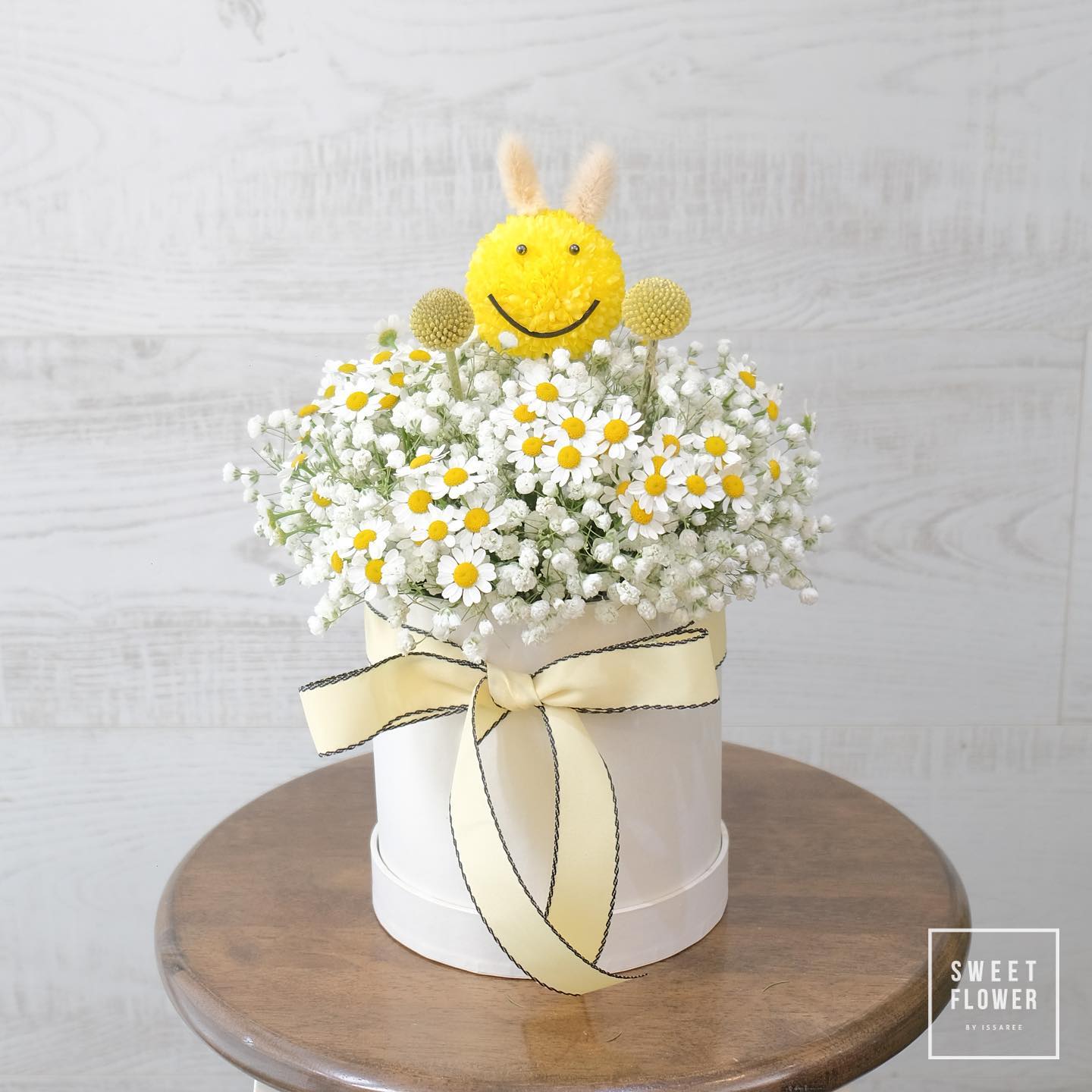 กล่อง เหลือง-ส้ม สดใส ดอกไม้หลัก เดซี่/มาร์กาเร็ต อื่นๆ — ผลงานร้านดอกไม้ Sweetflower by Issaree — ภาพที่ 2 จาก 2