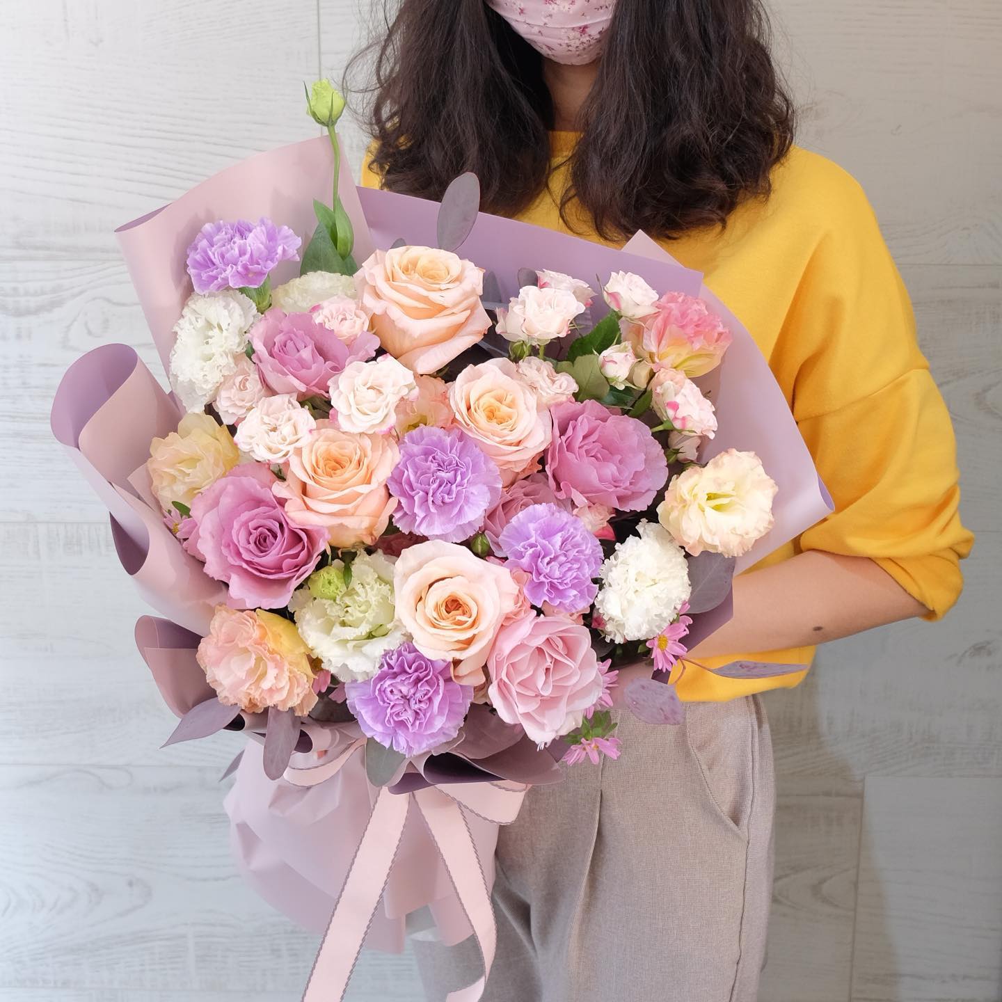 ช่อ พาสเทล หวาน ดอกไม้หลัก กุหลาบ คาร์เนชั่น ไฮเดรนเยีย — ผลงานร้านดอกไม้ Sweetflower by Issaree