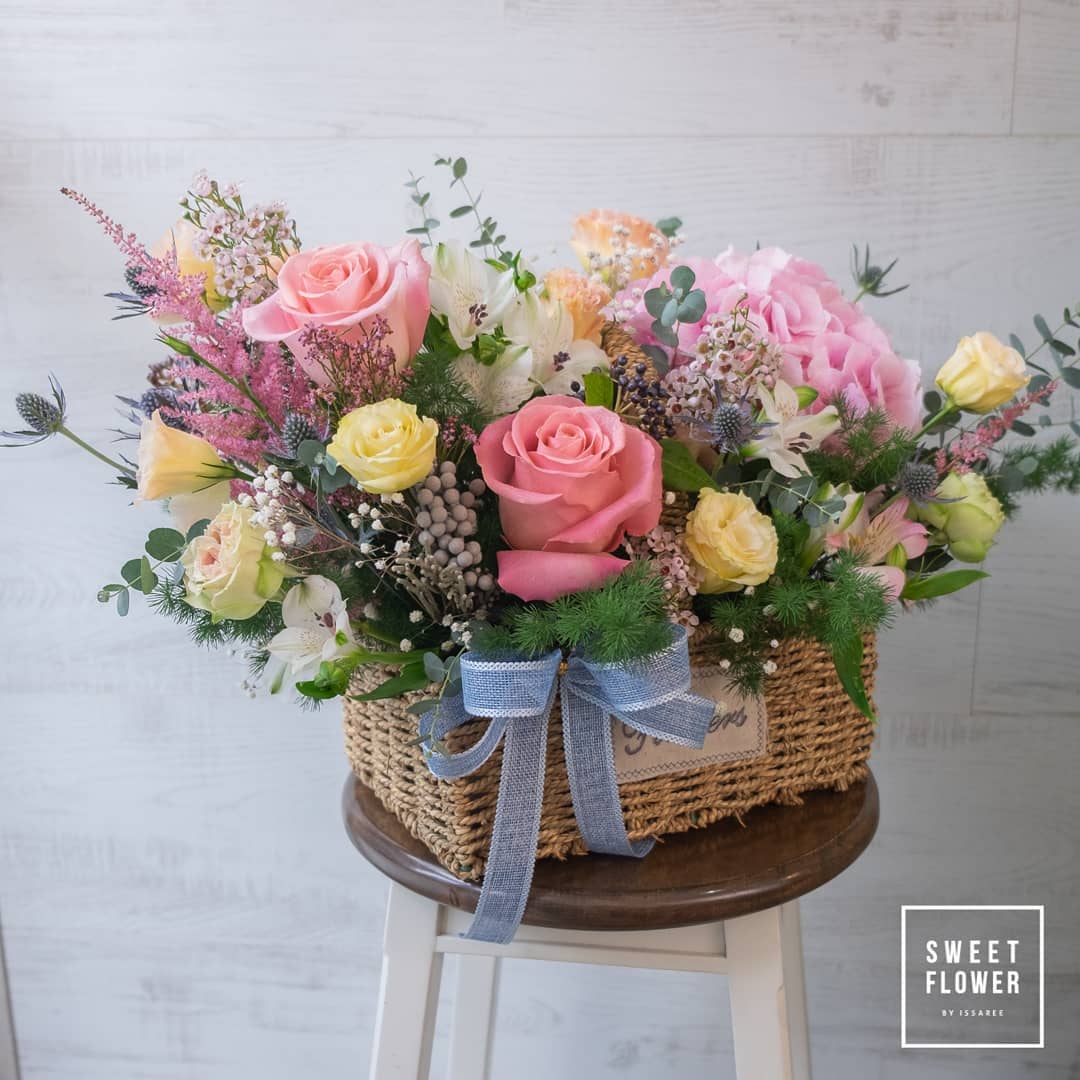 ตะกร้า พาสเทล หวาน ดอกไม้หลัก กุหลาบ พีโอนี่ ลิลลี่ — ผลงานร้านดอกไม้ Sweetflower by Issaree — ภาพที่ 5 จาก 5