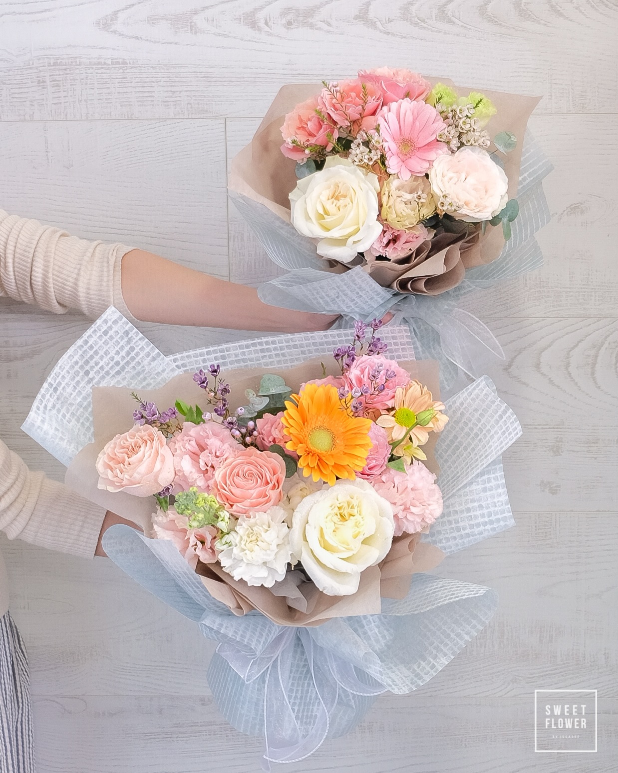 ช่อ พาสเทล หวาน ดอกไม้หลัก กุหลาบ เยอบีร่า คาร์เนชั่น — ผลงานร้านดอกไม้ Sweetflower by Issaree