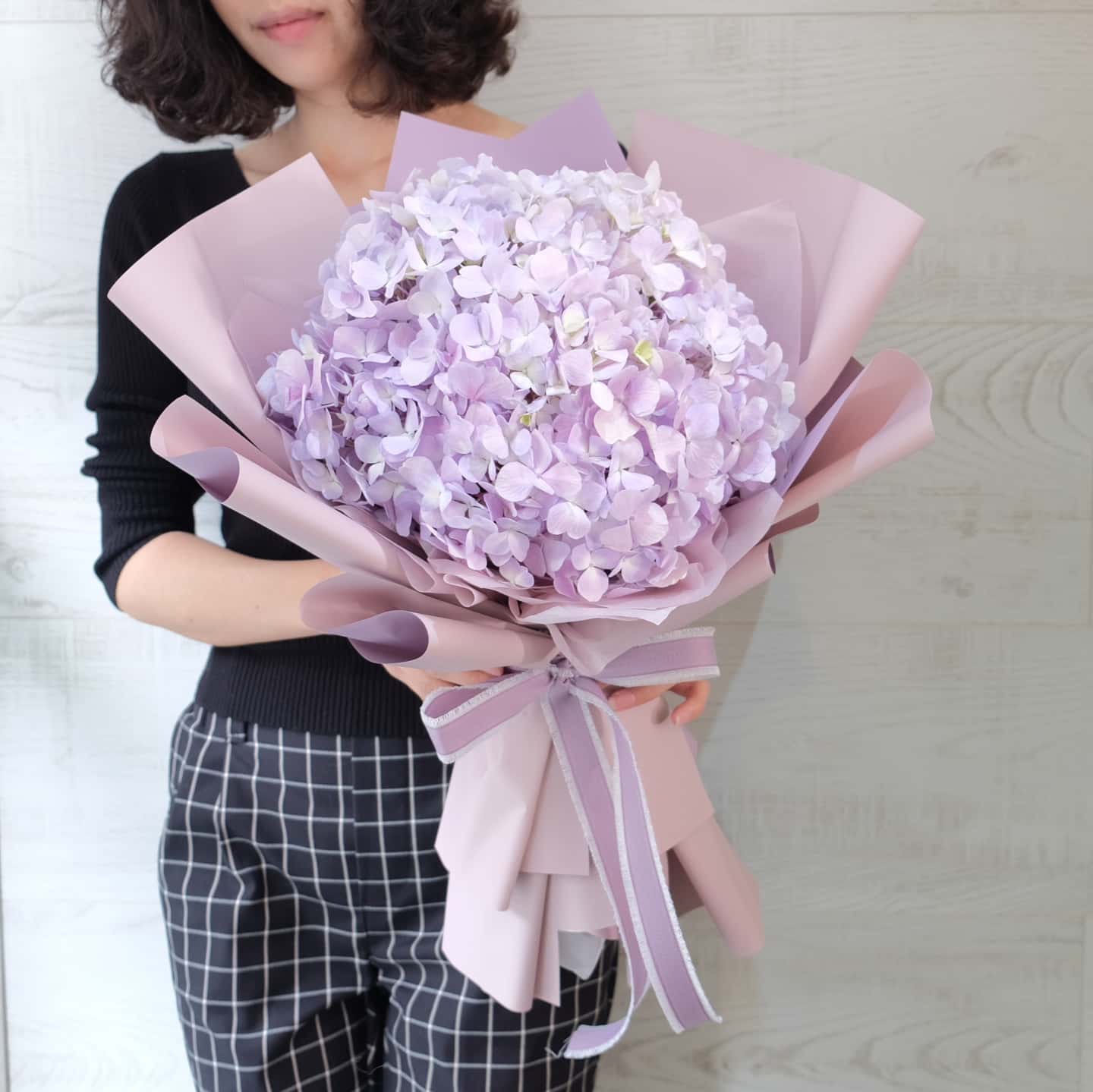 ช่อ ม่วง-ฟ้า หวาน ดอกไม้หลัก ไฮเดรนเยีย — ผลงานร้านดอกไม้ Sweetflower by Issaree
