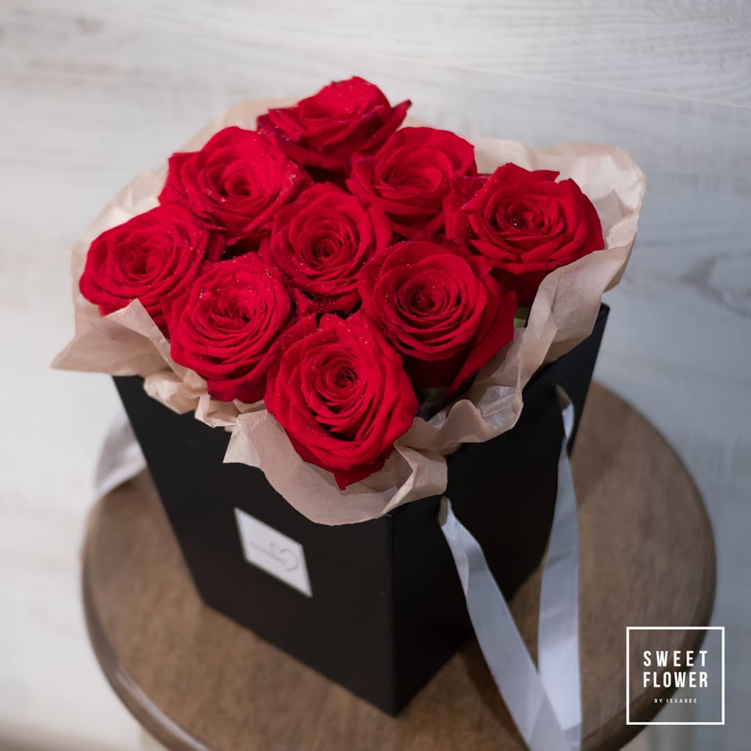 กล่อง แดงโรแมนติก ดอกไม้หลัก กุหลาบ — ผลงานร้านดอกไม้ Sweetflower by Issaree