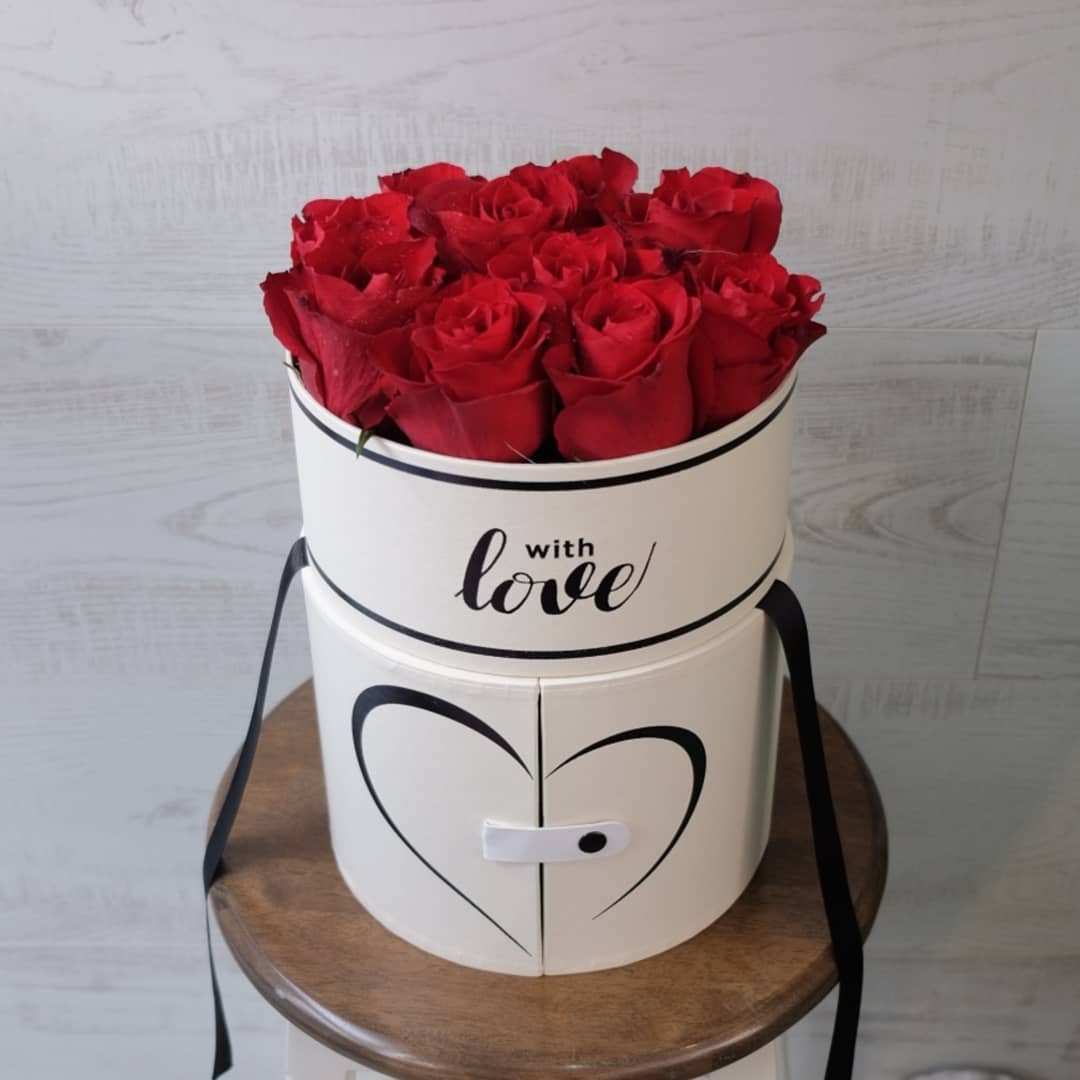 กล่อง แดงโรแมนติก ดอกไม้หลัก กุหลาบ — ผลงานร้านดอกไม้ Sweetflower by Issaree — ภาพที่ 6 จาก 9