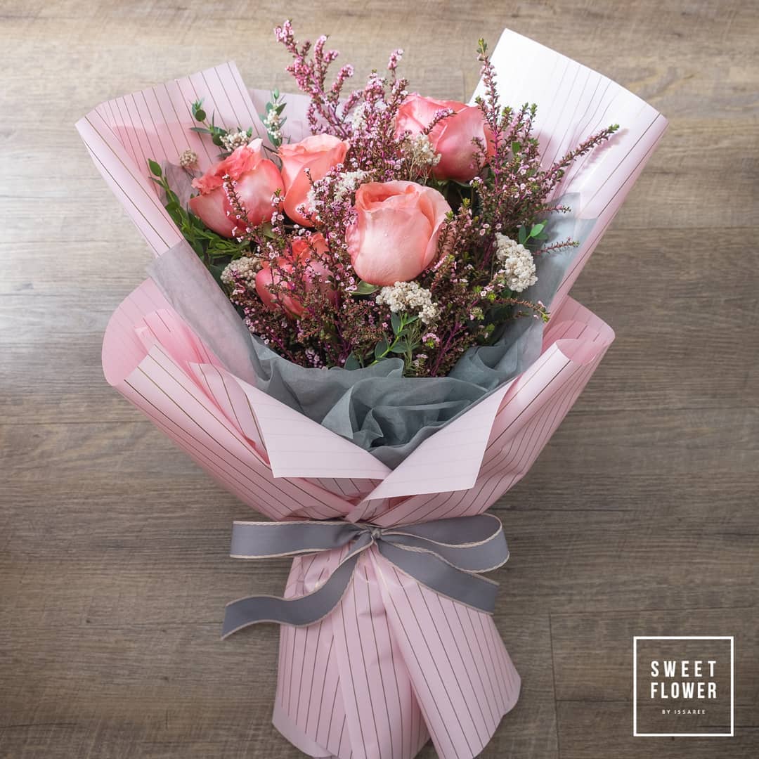 ช่อ พาสเทล หวาน ดอกไม้หลัก กุหลาบ เบบี้บรีธ/ยิปโซ — ผลงานร้านดอกไม้ Sweetflower by Issaree