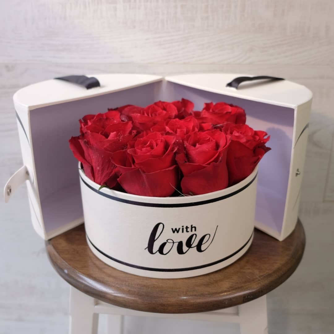 กล่อง แดงโรแมนติก ดอกไม้หลัก กุหลาบ — ผลงานร้านดอกไม้ Sweetflower by Issaree — ภาพที่ 7 จาก 9