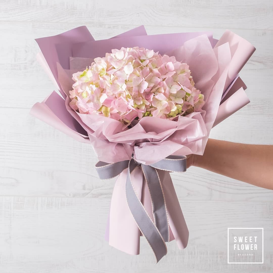 ช่อ พาสเทล หวาน ดอกไม้หลัก ไฮเดรนเยีย — ผลงานร้านดอกไม้ Sweetflower by Issaree