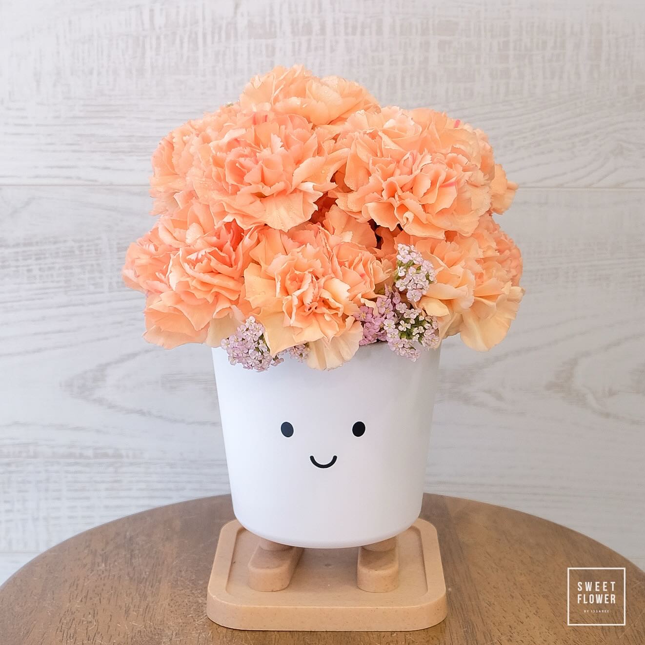แจกัน ส้ม น่ารัก ดอกไม้หลัก คาร์เนชั่น — ผลงานร้านดอกไม้ Sweetflower by Issaree