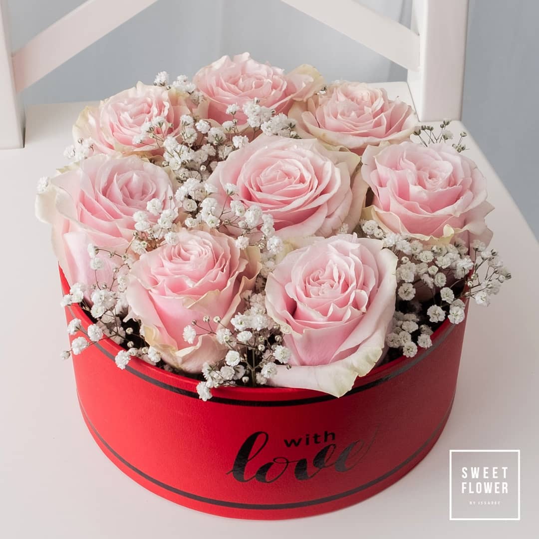 กล่อง พาสเทล หวาน ดอกไม้หลัก กุหลาบ เบบี้บรีธ/ยิปโซ — ผลงานร้านดอกไม้ Sweetflower by Issaree — ภาพที่ 2 จาก 3