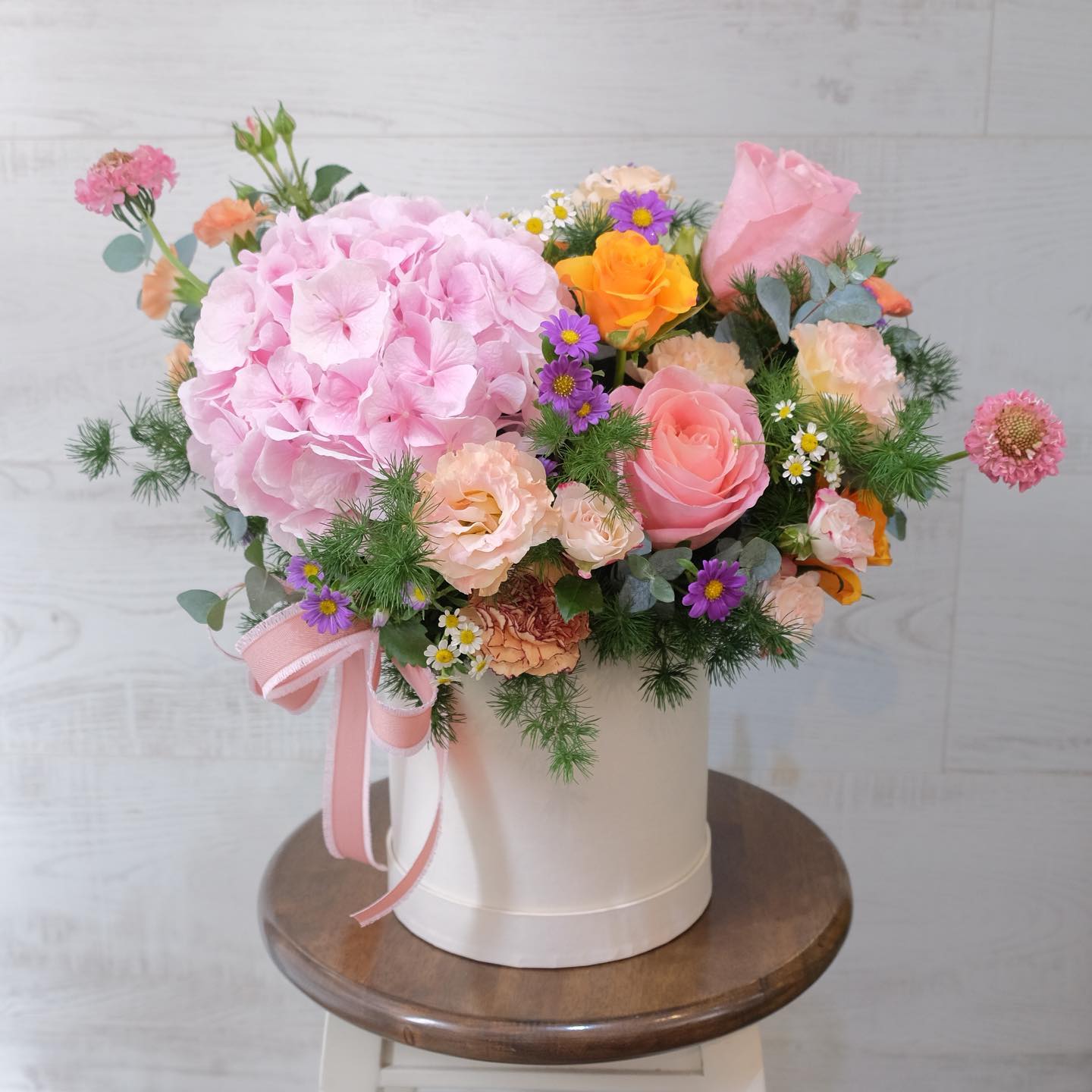 กล่อง พาสเทล หวาน ดอกไม้หลัก ไฮเดรนเยีย กุหลาบ คาร์เนชั่น — ผลงานร้านดอกไม้ Sweetflower by Issaree — ภาพที่ 6 จาก 6