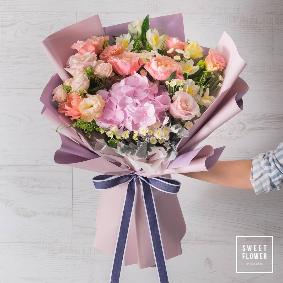 ช่อ พาสเทล หวาน ดอกไม้หลัก กุหลาบ ไฮเดรนเยีย เดซี่/มาร์กาเร็ต — ผลงานร้านดอกไม้ Sweetflower by Issaree — ภาพที่ 4 จาก 4