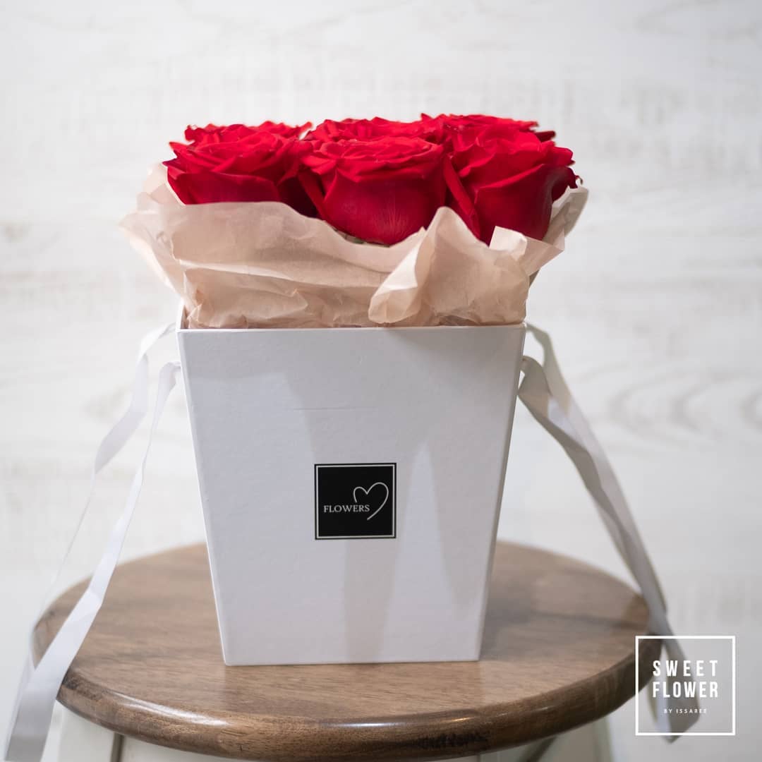 กล่อง แดงโรแมนติก ดอกไม้หลัก กุหลาบ — ผลงานร้านดอกไม้ Sweetflower by Issaree — ภาพที่ 8 จาก 9