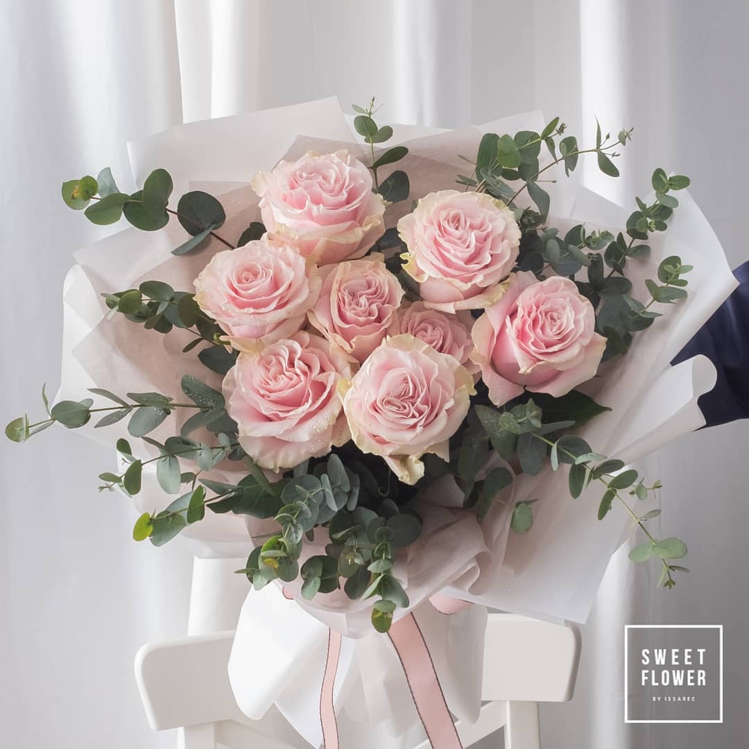 ช่อ พาสเทล หวาน ดอกไม้หลัก กุหลาบ ยูคาลิปตัส/ใบไม้ — ผลงานร้านดอกไม้ Sweetflower by Issaree — ภาพที่ 3 จาก 3