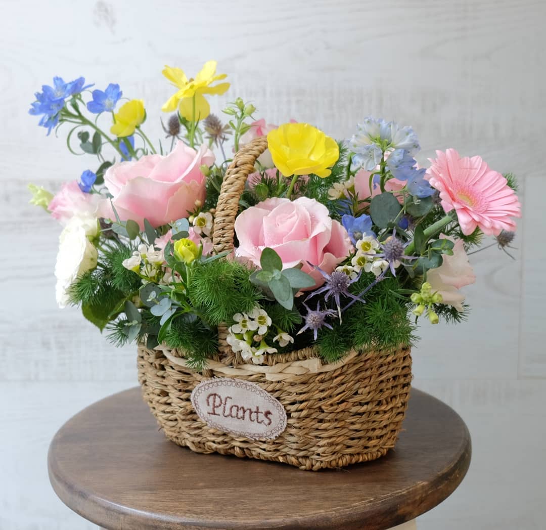 ตะกร้า หลากสี หวาน ดอกไม้หลัก กุหลาบ เดซี่/มาร์กาเร็ต คาร์เนชั่น — ผลงานร้านดอกไม้ Sweetflower by Issaree — ภาพที่ 6 จาก 7