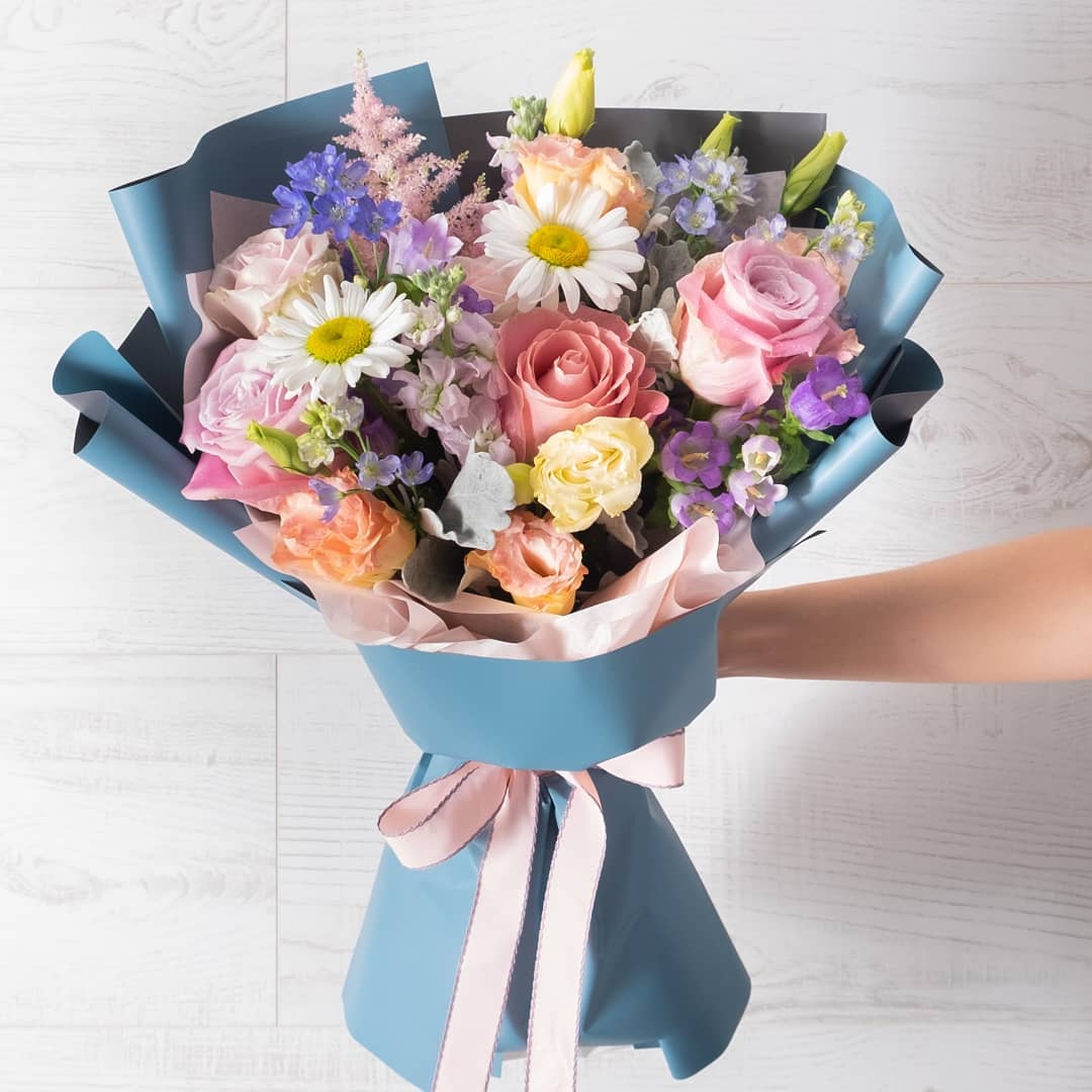 ช่อ หลากสี หวาน ดอกไม้หลัก กุหลาบ เดซี่/มาร์กาเร็ต ทิวลิป — ผลงานร้านดอกไม้ Sweetflower by Issaree — ภาพที่ 3 จาก 4