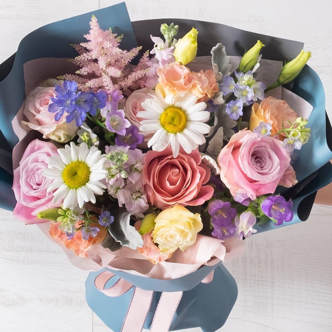 ช่อ หลากสี หวาน ดอกไม้หลัก กุหลาบ เดซี่/มาร์กาเร็ต ทิวลิป — ผลงานร้านดอกไม้ Sweetflower by Issaree — ภาพที่ 4 จาก 4