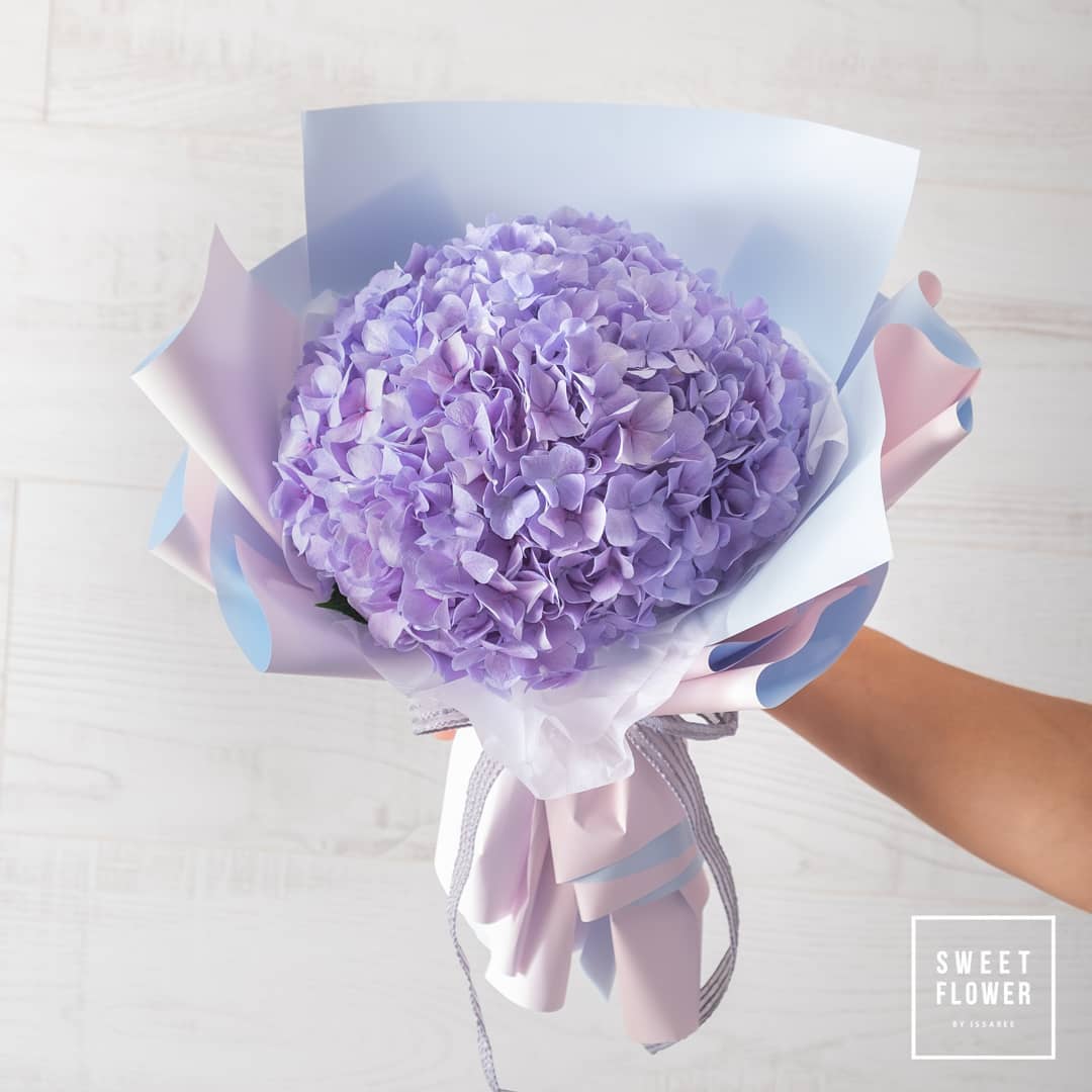 ช่อ ม่วง-ฟ้า หวาน ดอกไม้หลัก ไฮเดรนเยีย — ผลงานร้านดอกไม้ Sweetflower by Issaree