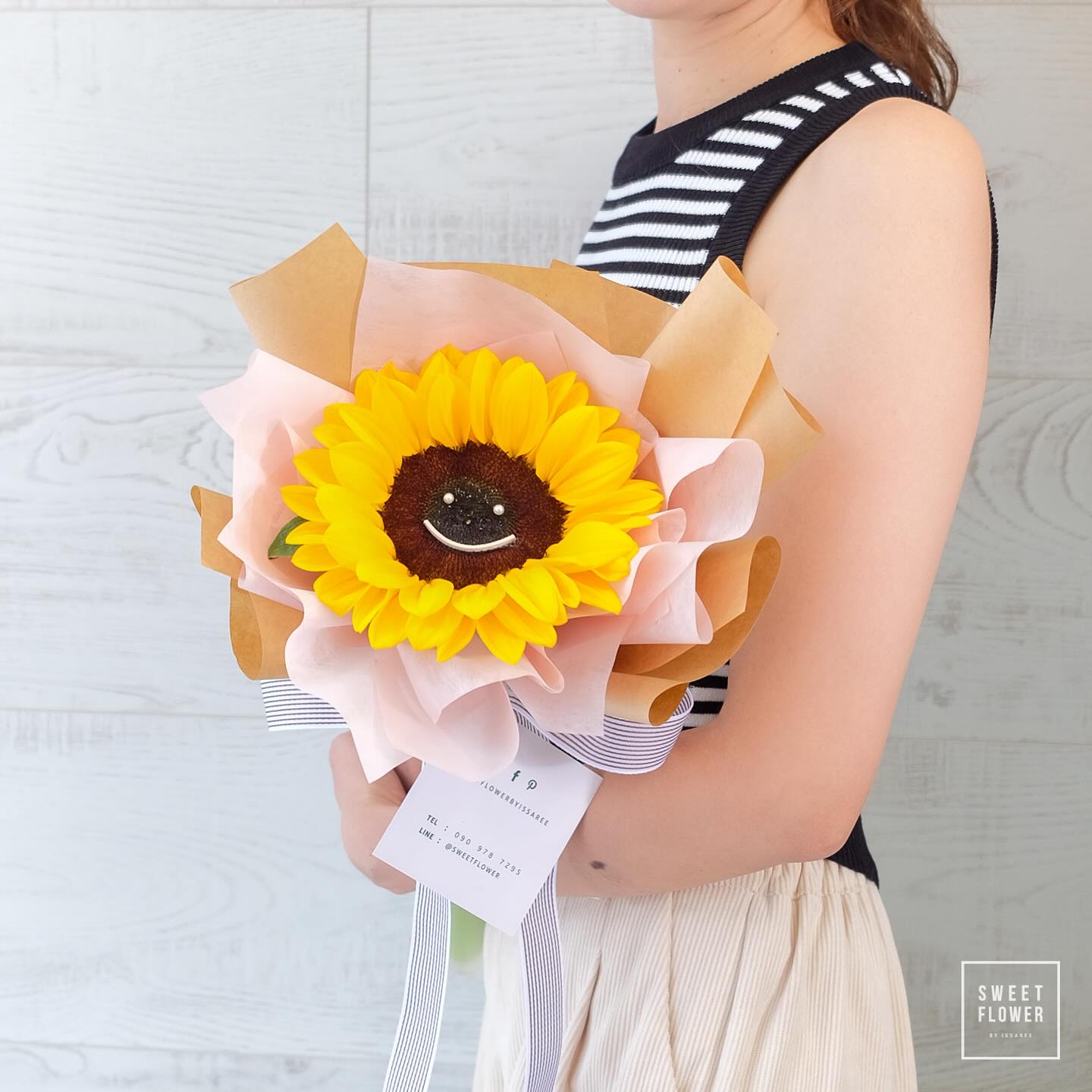 ดอกเดียว เหลือง-ส้ม น่ารัก ดอกไม้หลัก ทานตะวัน — ผลงานร้านดอกไม้ Sweetflower by Issaree