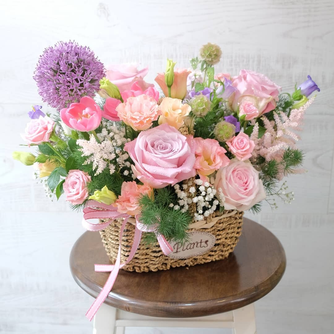 ตะกร้า พาสเทล หวาน ดอกไม้หลัก กุหลาบ คาร์เนชั่น เบญจมาศ/มัม — ผลงานร้านดอกไม้ Sweetflower by Issaree — ภาพที่ 5 จาก 6