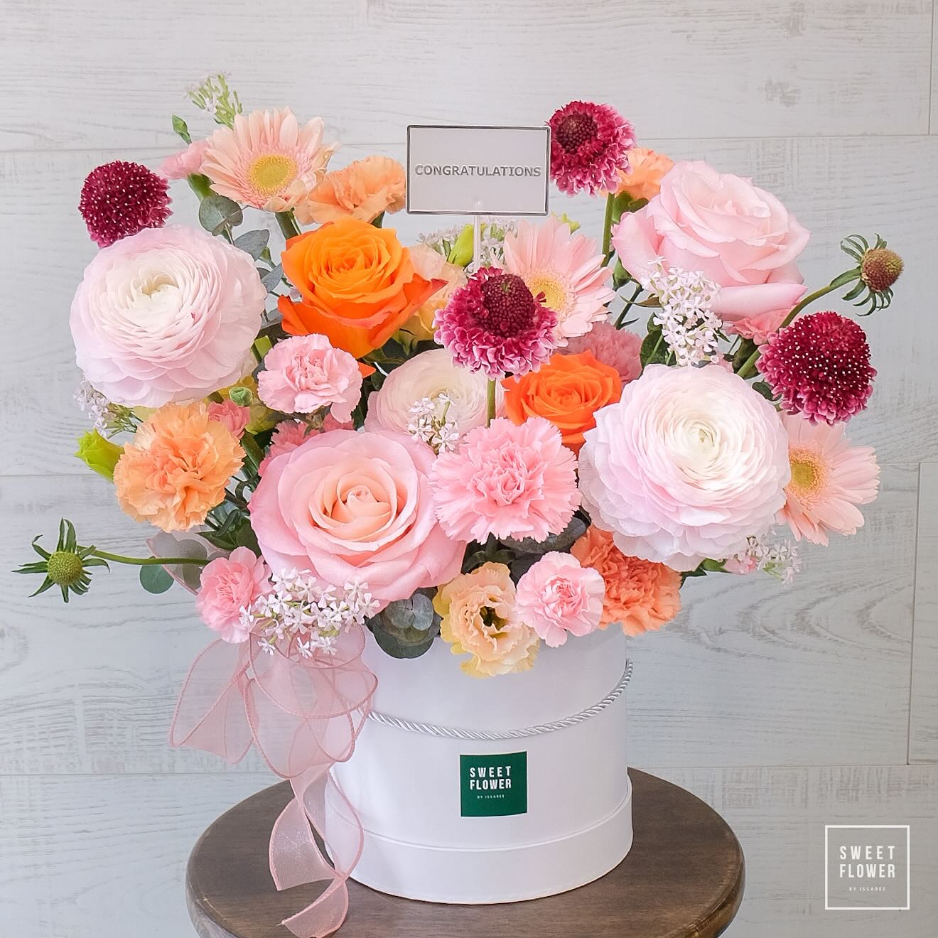กล่อง ชมพู หวาน ดอกไม้หลัก กุหลาบ คาร์เนชั่น อื่นๆ — ผลงานร้านดอกไม้ Sweetflower by Issaree — ภาพที่ 1 จาก 2