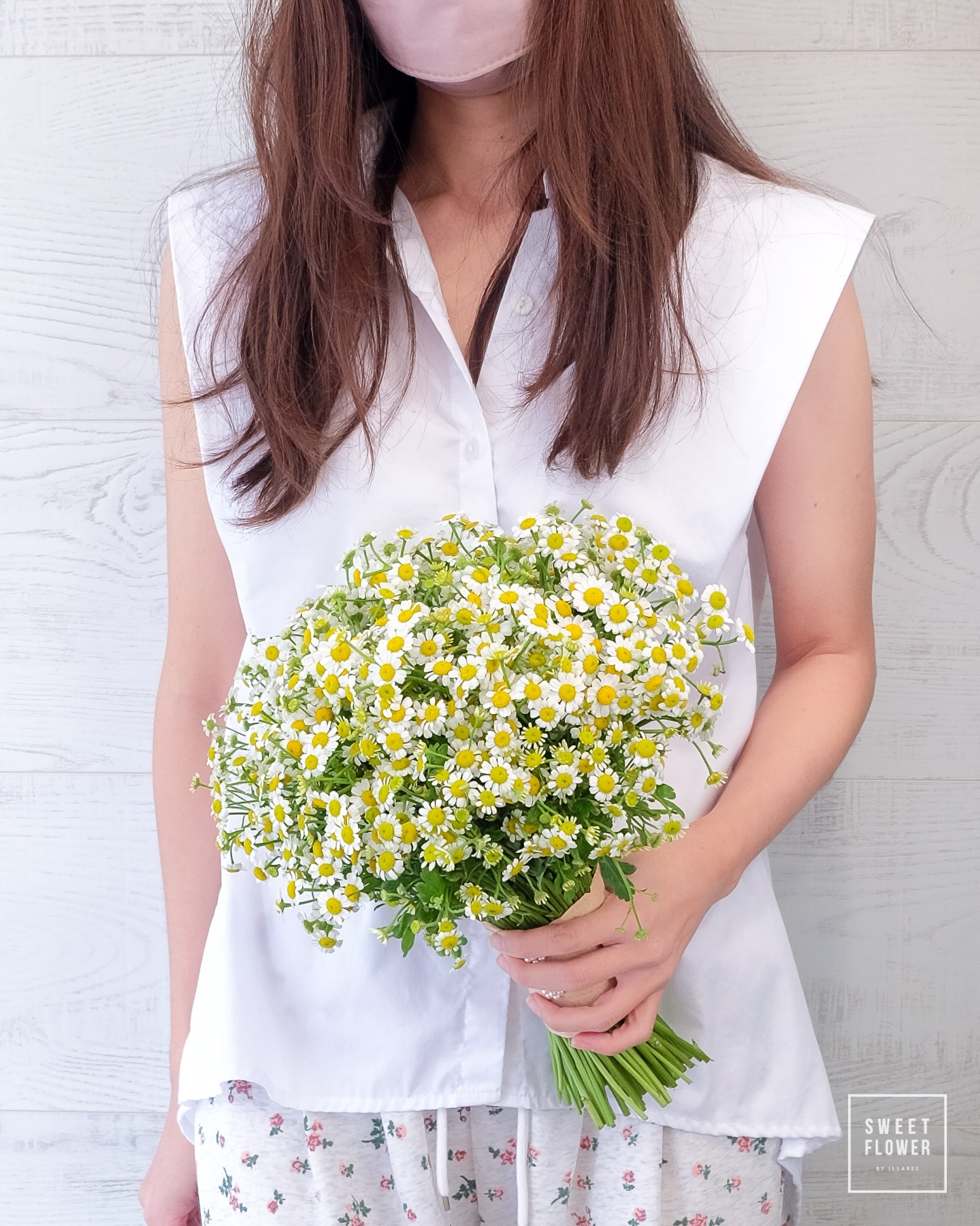 ช่อ เหลือง-ส้ม คลาสสิก ดอกไม้หลัก เดซี่/มาร์กาเร็ต — ผลงานร้านดอกไม้ Sweetflower by Issaree — ภาพที่ 2 จาก 2