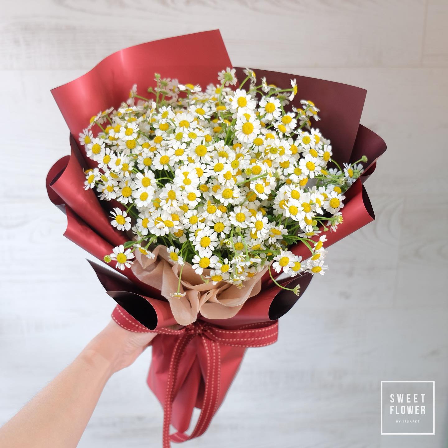 ช่อ เหลือง-ส้ม หวาน ดอกไม้หลัก เดซี่/มาร์กาเร็ต — ผลงานร้านดอกไม้ Sweetflower by Issaree