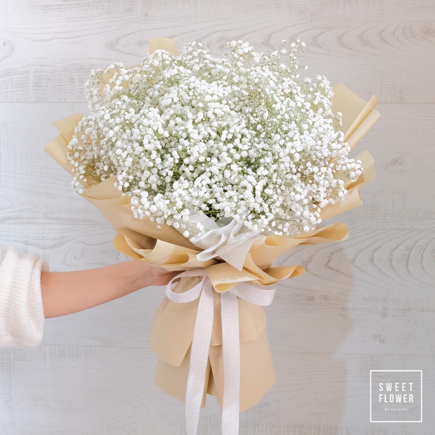 ช่อ ขาว-เขียว หวาน ดอกไม้หลัก เบบี้บรีธ/ยิปโซ — ผลงานร้านดอกไม้ Sweetflower by Issaree