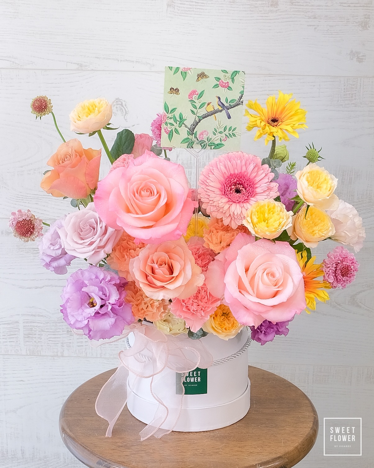 กล่อง ชมพู หวาน ดอกไม้หลัก กุหลาบ เยอบีร่า คาร์เนชั่น — ผลงานร้านดอกไม้ Sweetflower by Issaree — ภาพที่ 2 จาก 2