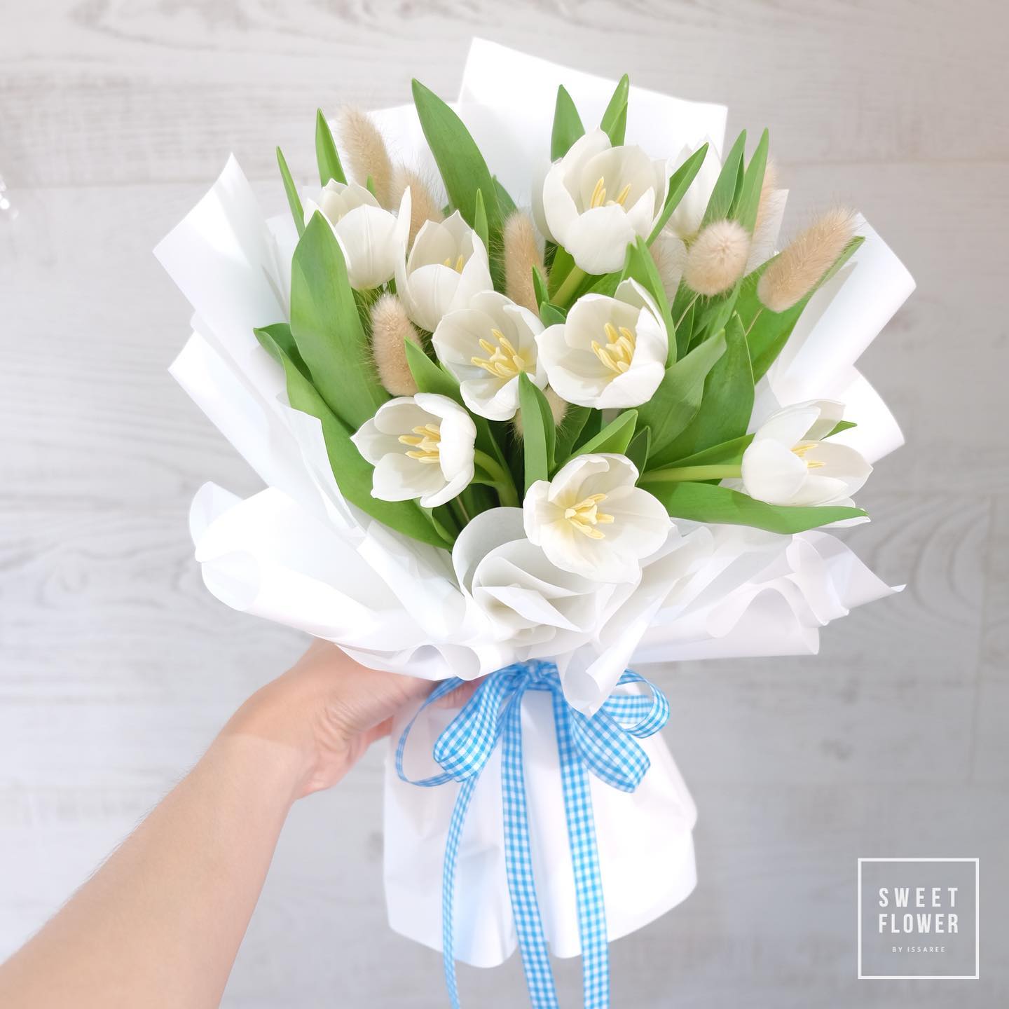 ช่อ ขาว-เขียว หวาน ดอกไม้หลัก ทิวลิป เบบี้บรีธ/ยิปโซ — ผลงานร้านดอกไม้ Sweetflower by Issaree