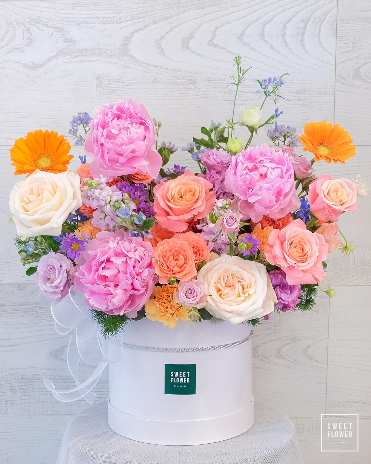 กล่อง หลากสี หวาน ดอกไม้หลัก พีโอนี่ กุหลาบ คาร์เนชั่น — ผลงานร้านดอกไม้ Sweetflower by Issaree