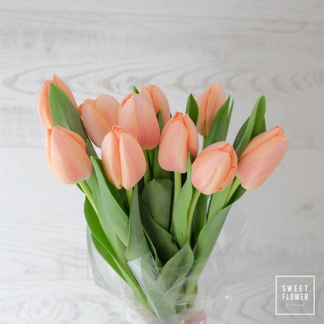 แจกัน เหลือง-ส้ม หวาน ดอกไม้หลัก ทิวลิป — ผลงานร้านดอกไม้ Sweetflower by Issaree