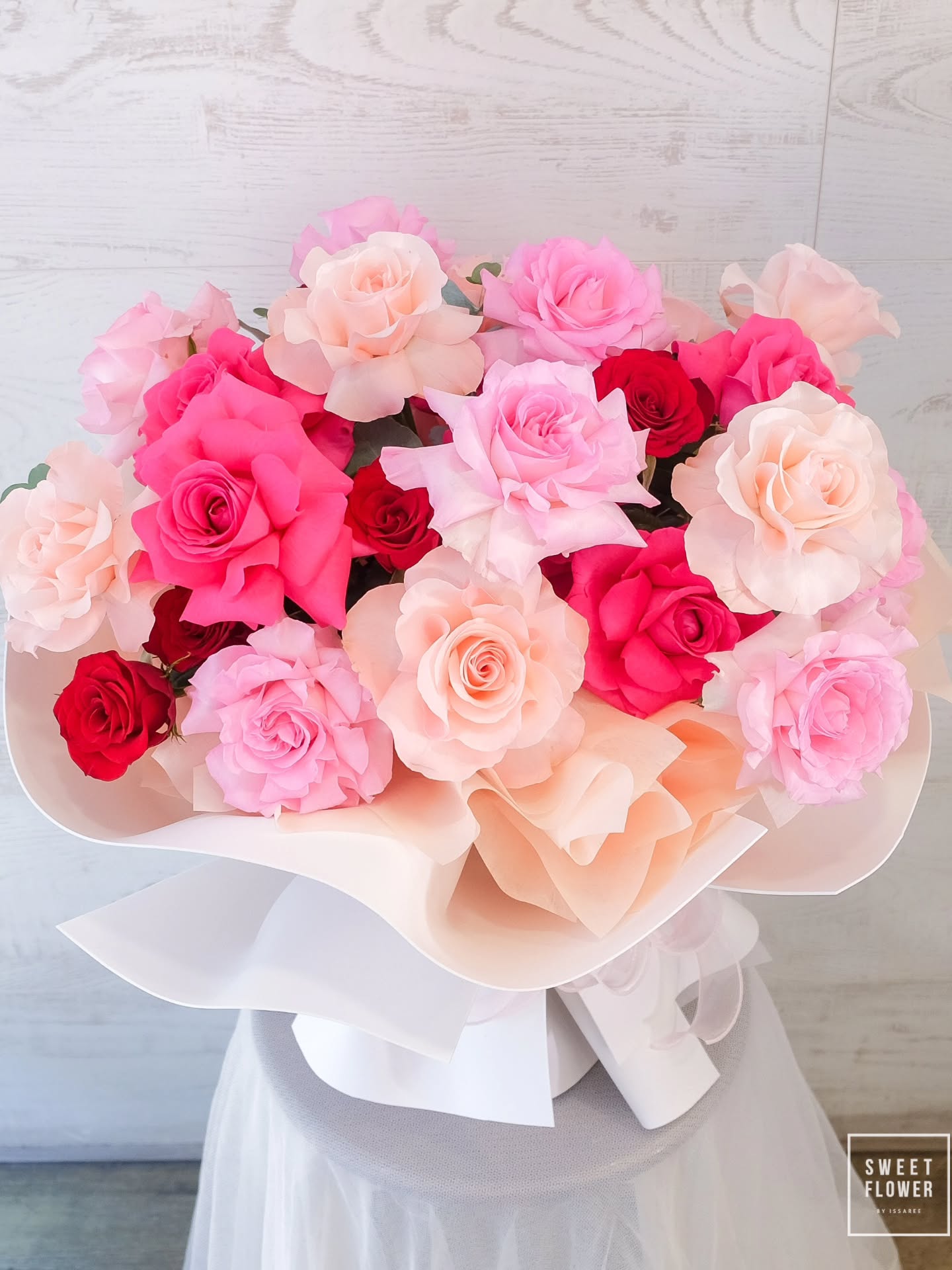 ช่อ หลากสี หวาน ดอกไม้หลัก กุหลาบ — ผลงานร้านดอกไม้ Sweetflower by Issaree — ภาพที่ 3 จาก 4