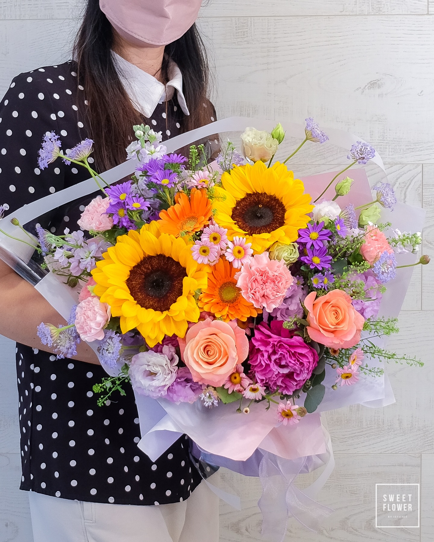 ช่อ หลากสี หวาน ดอกไม้หลัก ทานตะวัน เยอบีร่า กุหลาบ — ผลงานร้านดอกไม้ Sweetflower by Issaree — ภาพที่ 3 จาก 3