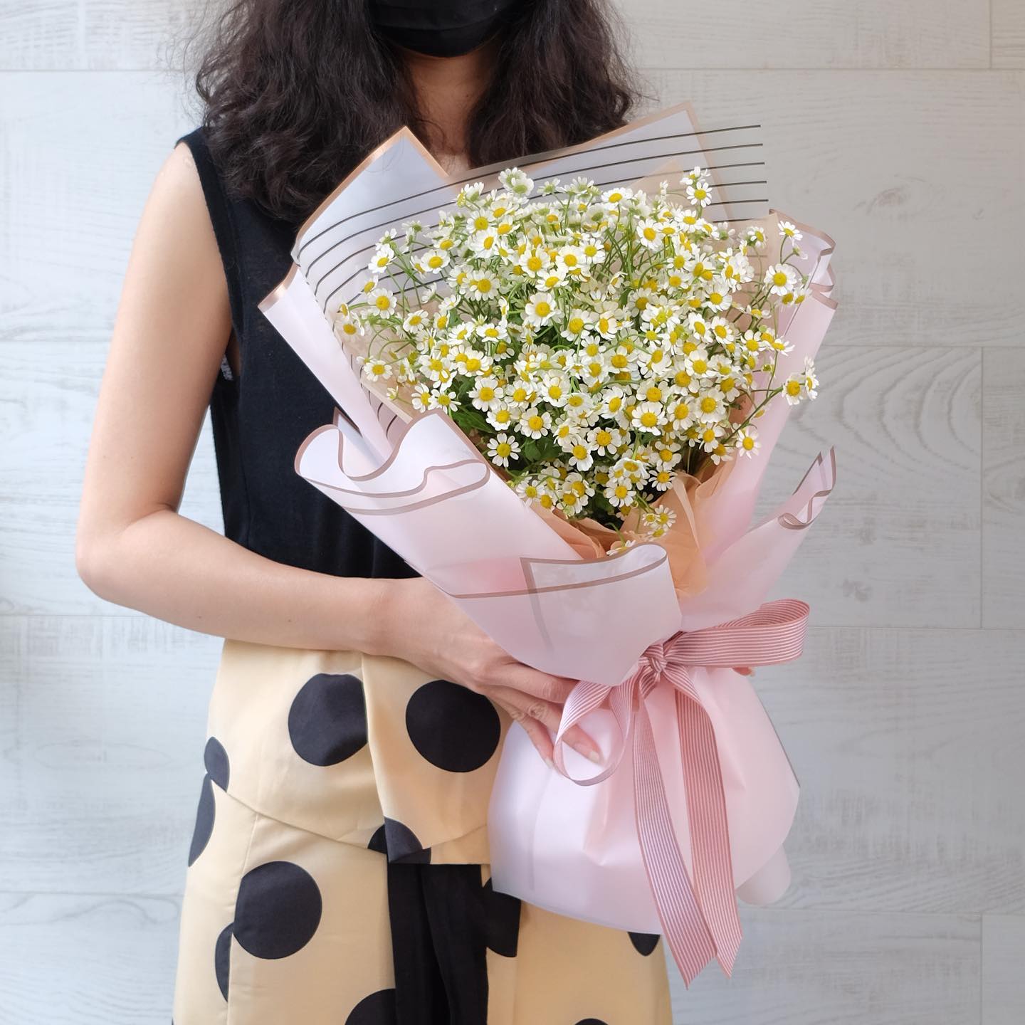 ช่อ เหลือง-ส้ม สดใส ดอกไม้หลัก เดซี่/มาร์กาเร็ต — ผลงานร้านดอกไม้ Sweetflower by Issaree