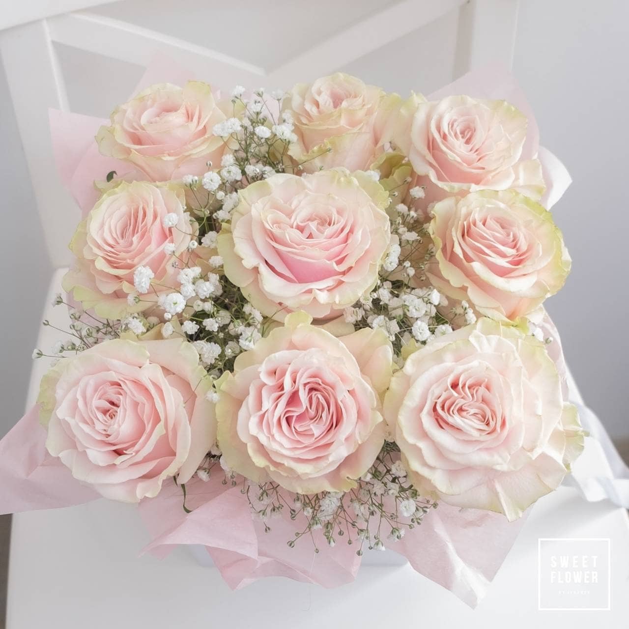 กล่อง พาสเทล หวาน ดอกไม้หลัก กุหลาบ เบบี้บรีธ/ยิปโซ — ผลงานร้านดอกไม้ Sweetflower by Issaree — ภาพที่ 3 จาก 4