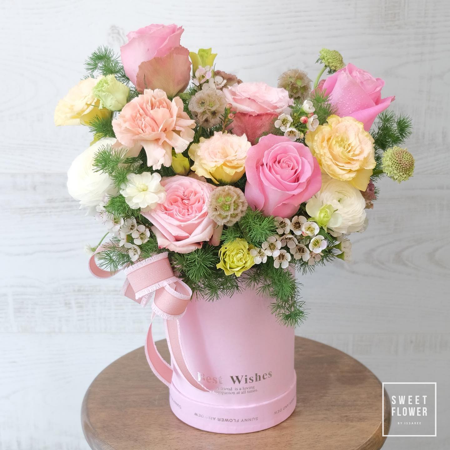 กล่อง พาสเทล หวาน ดอกไม้หลัก กุหลาบ คาร์เนชั่น เบญจมาศ/มัม — ผลงานร้านดอกไม้ Sweetflower by Issaree — ภาพที่ 4 จาก 4