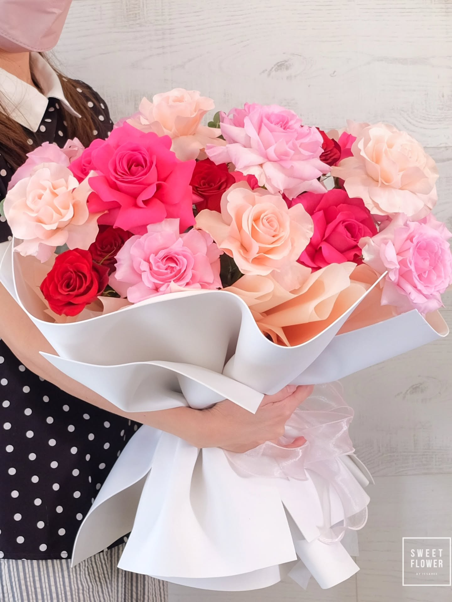 ช่อ หลากสี หวาน ดอกไม้หลัก กุหลาบ — ผลงานร้านดอกไม้ Sweetflower by Issaree — ภาพที่ 4 จาก 4